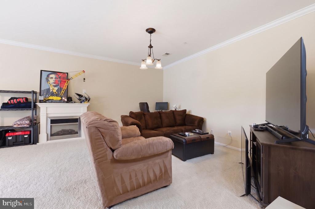 43905 HICKORY CORNER TERRACE Unit: 105