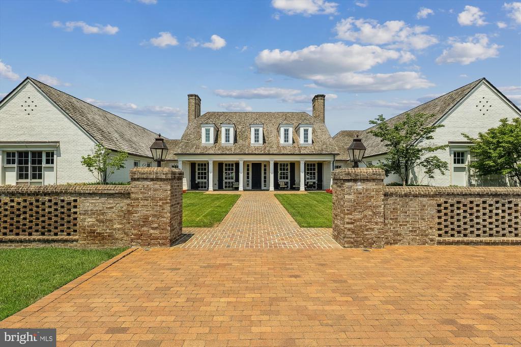 2552 PASSIONFLOWER COURT