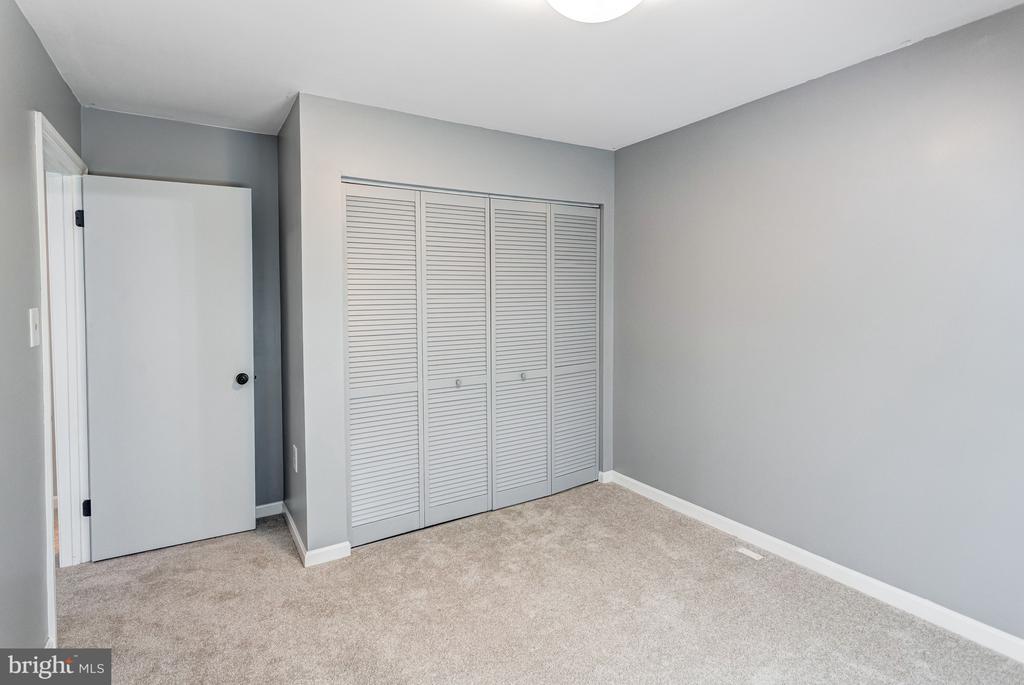 15242 STREAMSIDE COURT