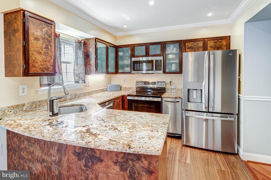 15242 STREAMSIDE COURT