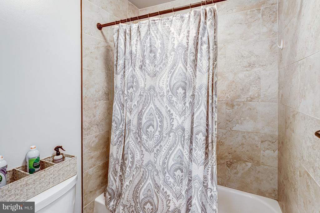 15242 STREAMSIDE COURT