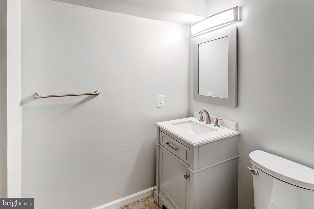 15242 STREAMSIDE COURT