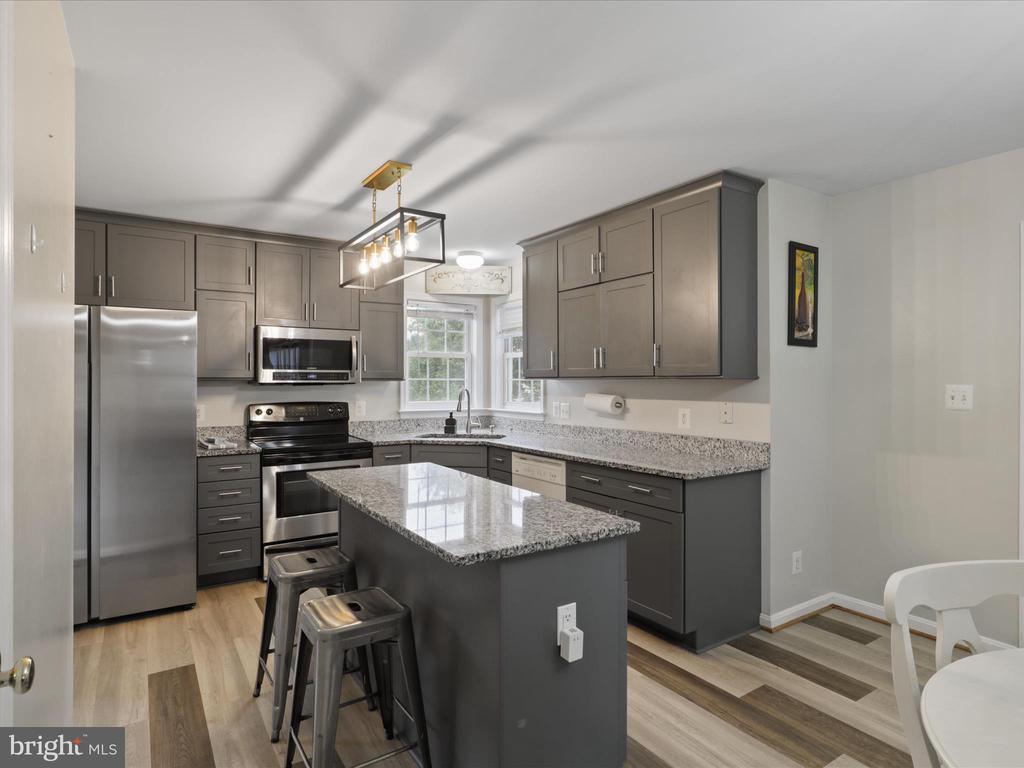 25 SUNSET RIDGE LANE