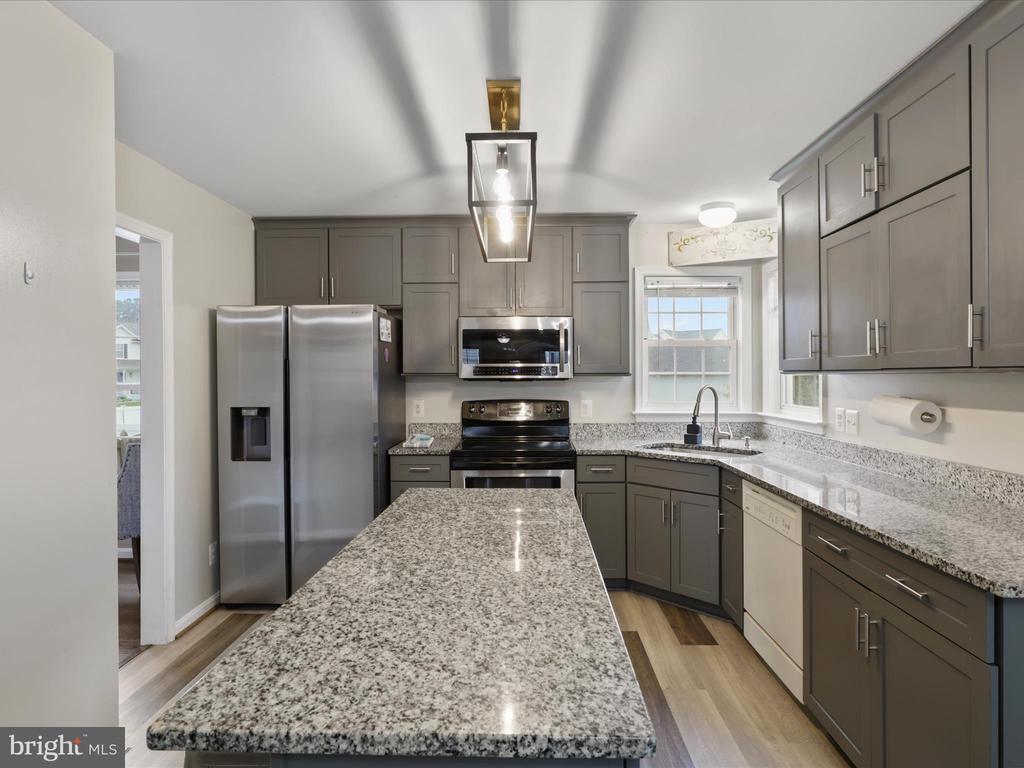25 SUNSET RIDGE LANE