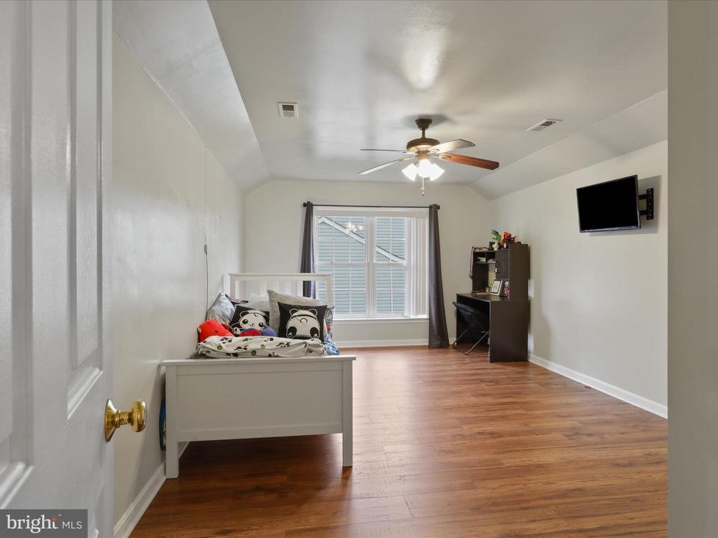 25 SUNSET RIDGE LANE