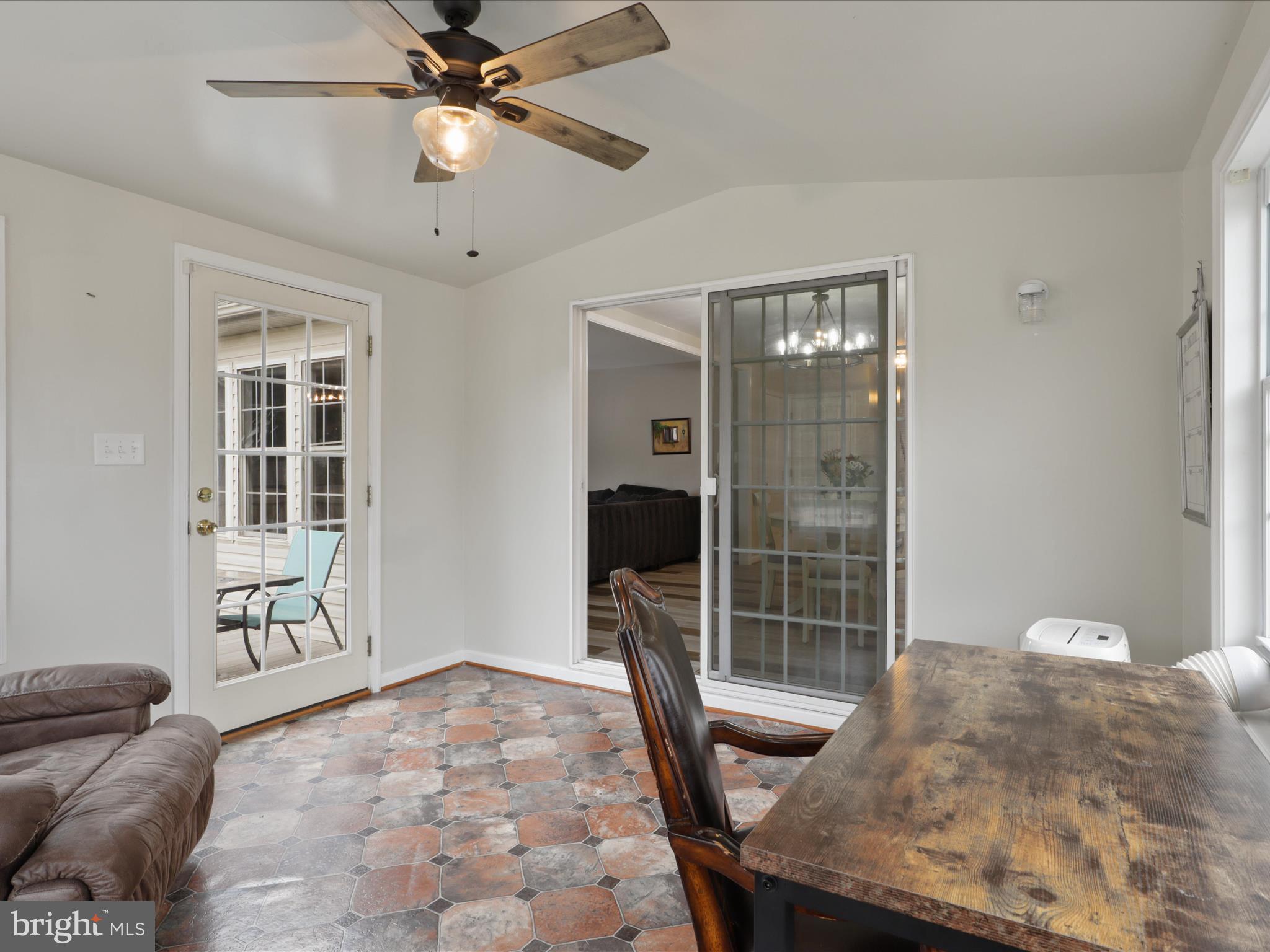 25 SUNSET RIDGE LANE