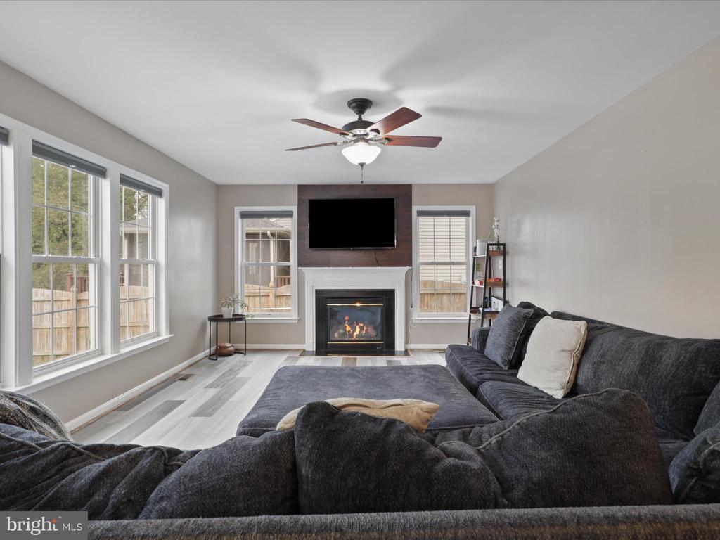 25 SUNSET RIDGE LANE
