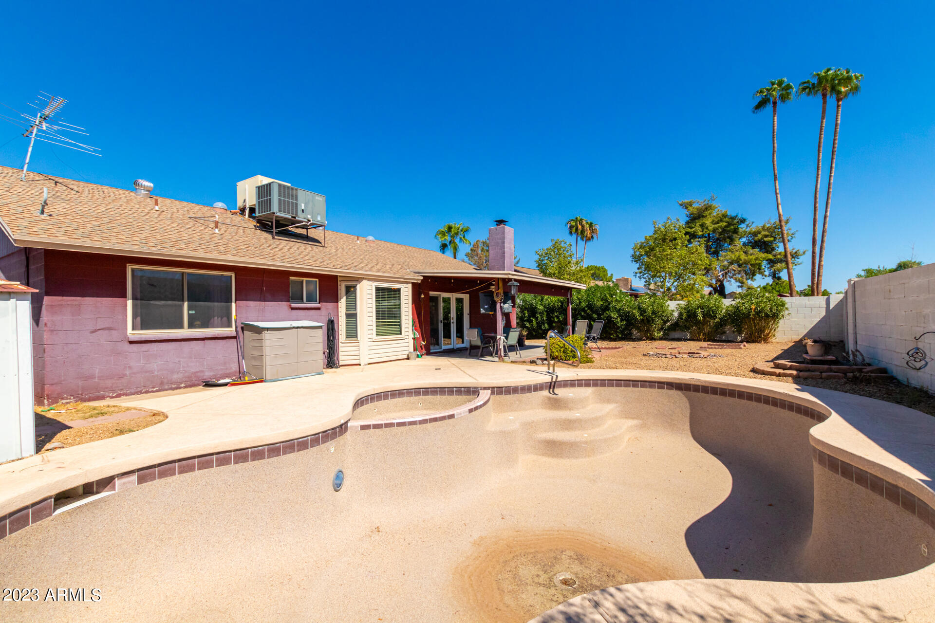 3255 W MURIEL Drive