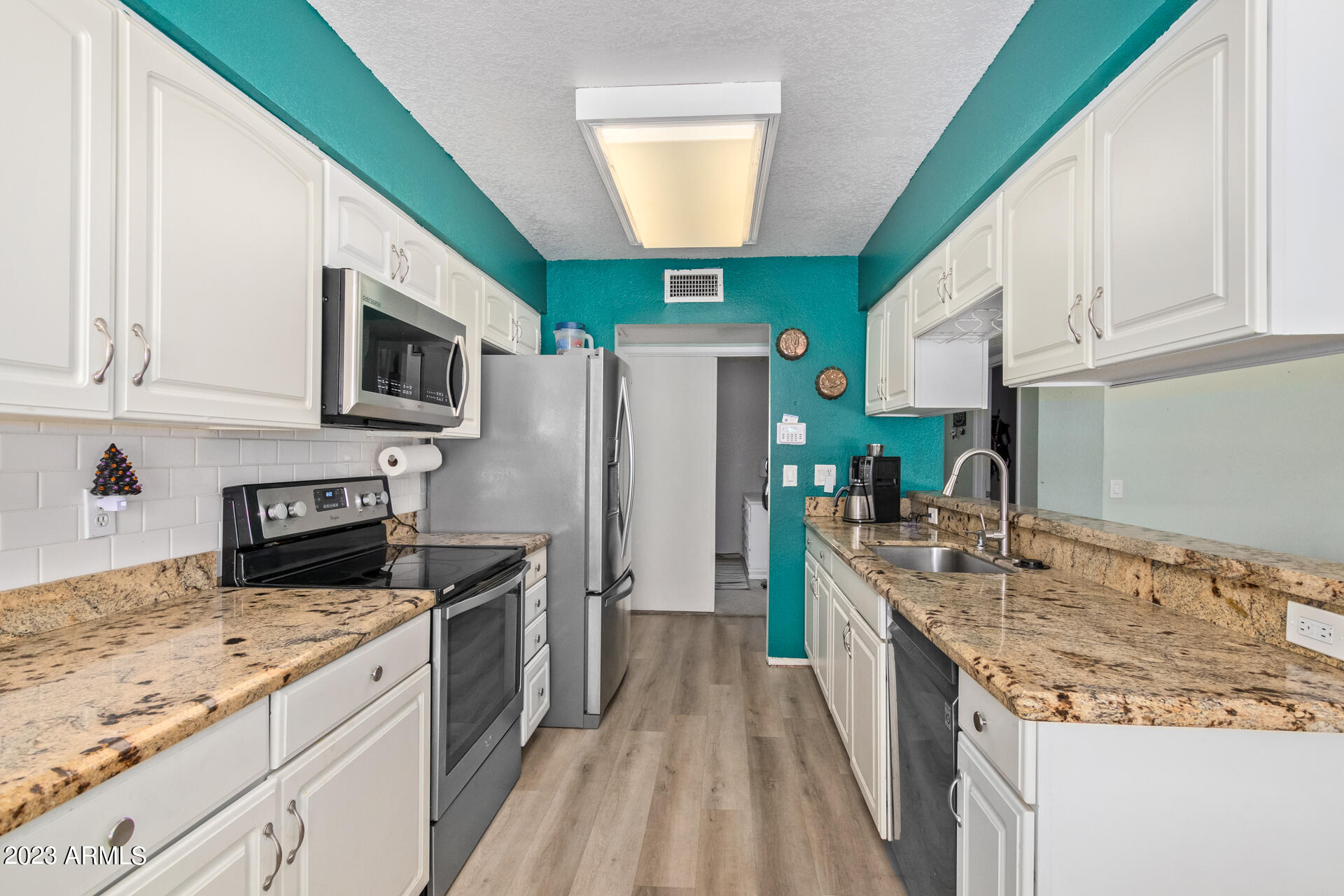 3255 W MURIEL Drive