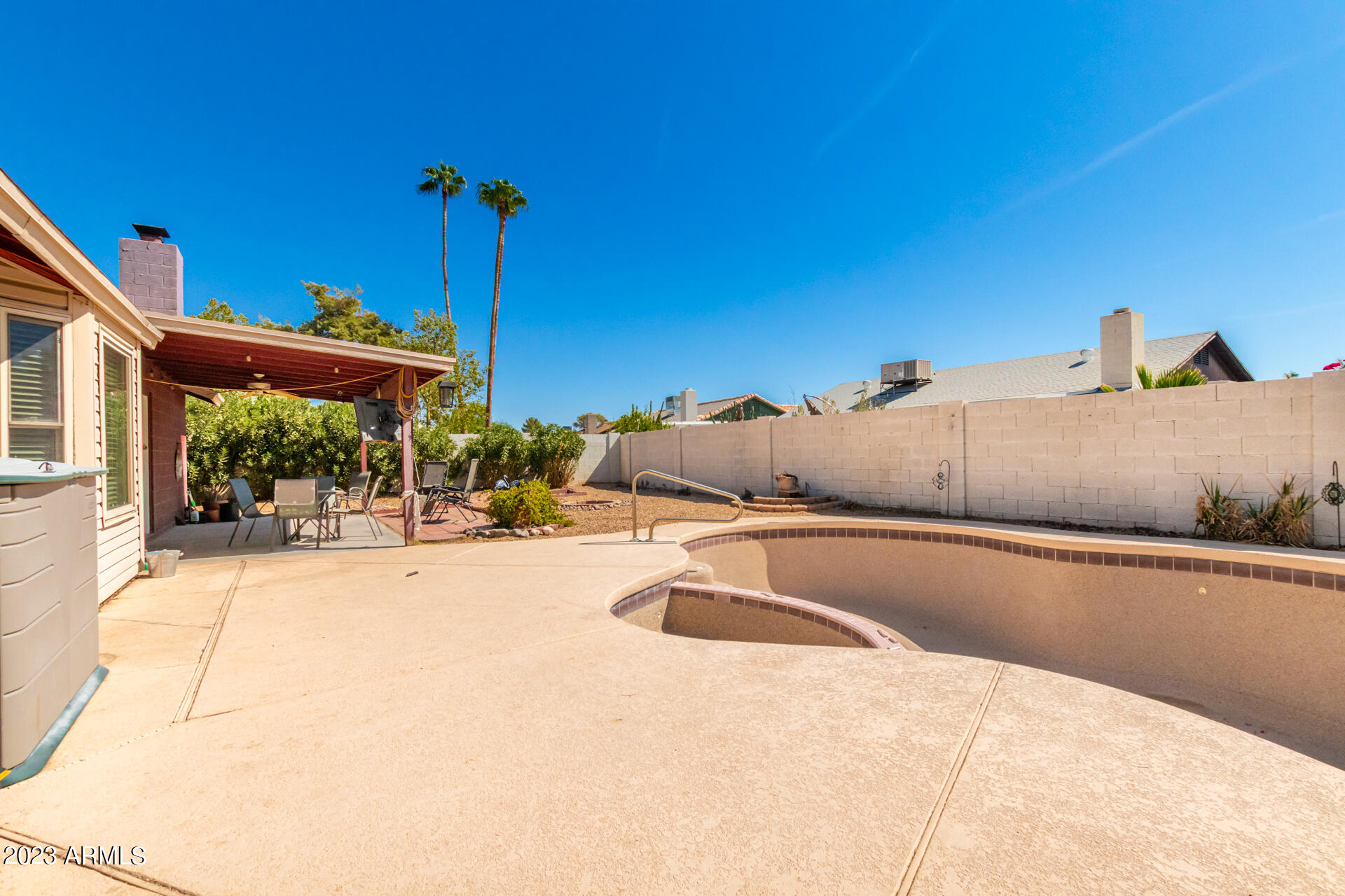 3255 W MURIEL Drive