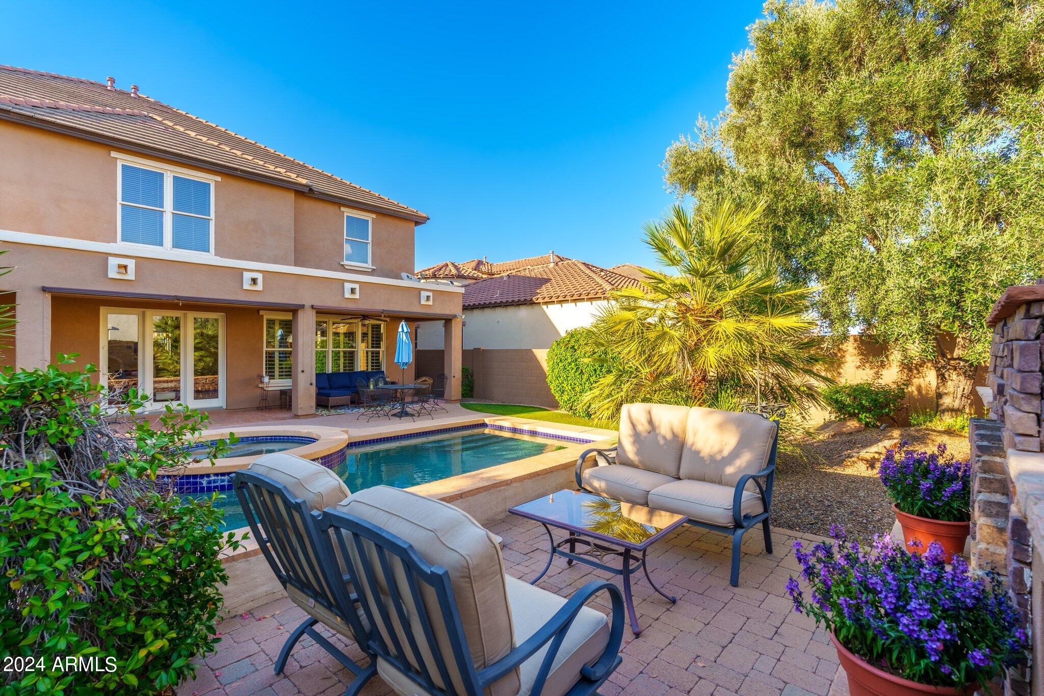 2269 E WISTERIA Drive