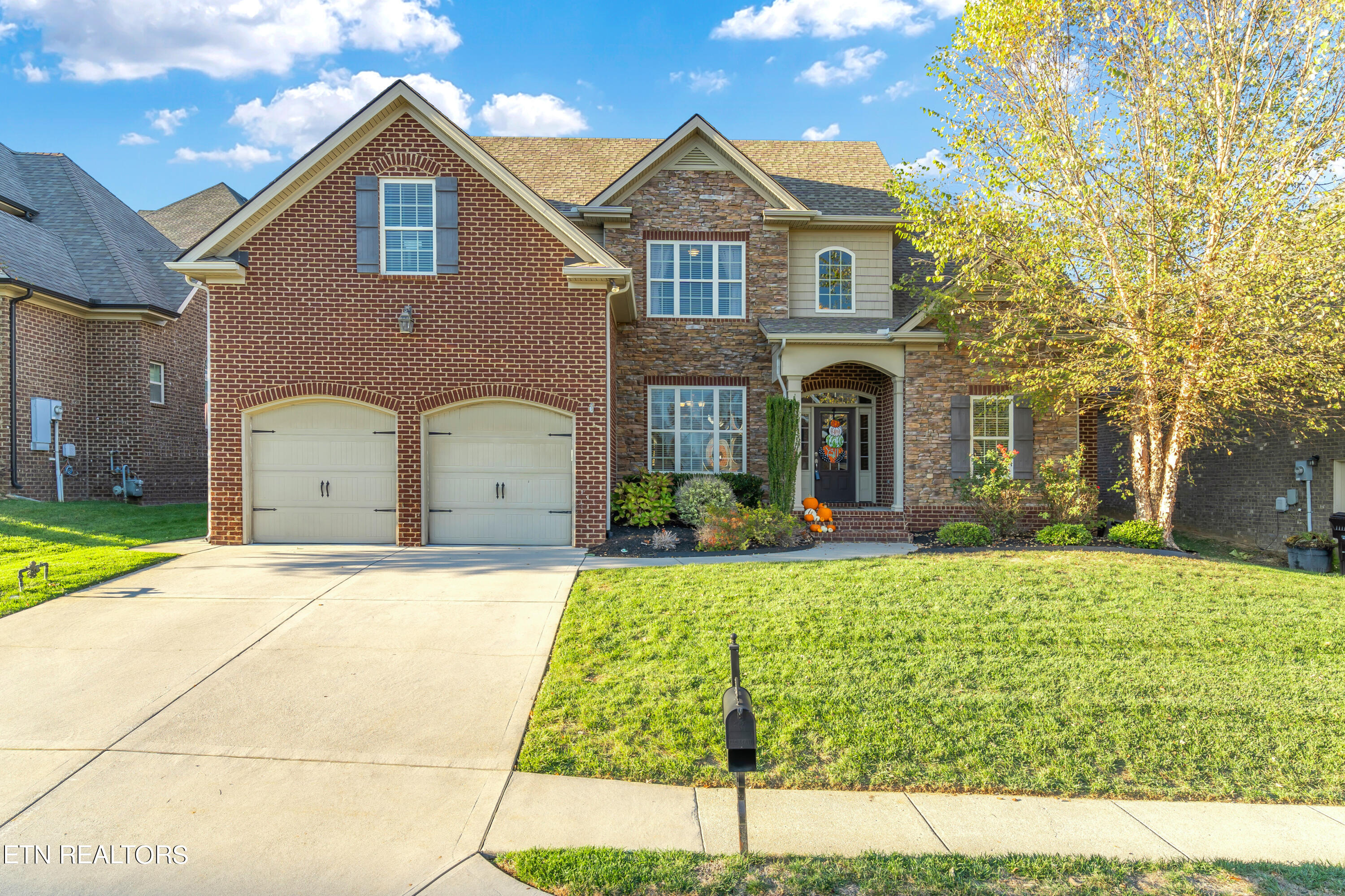 7911 Autumn Trace Drive