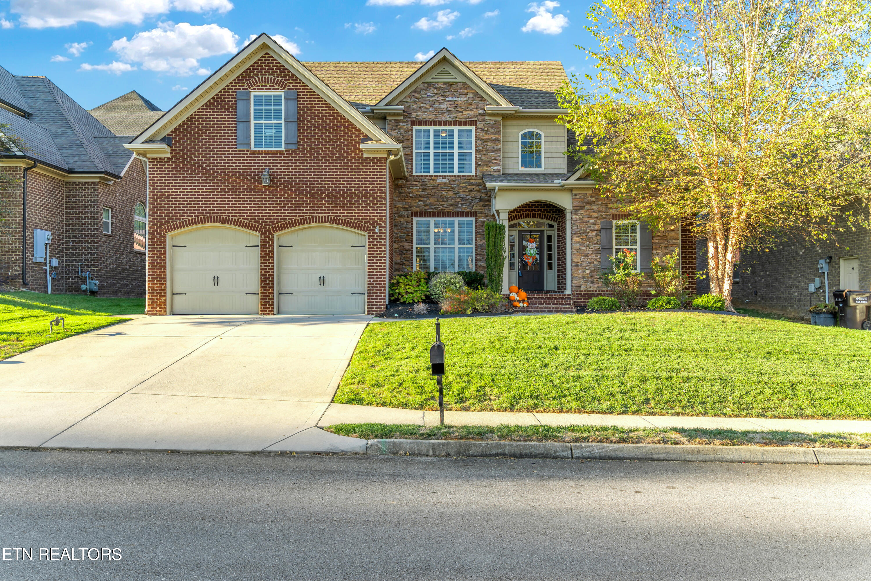 7911 Autumn Trace Drive