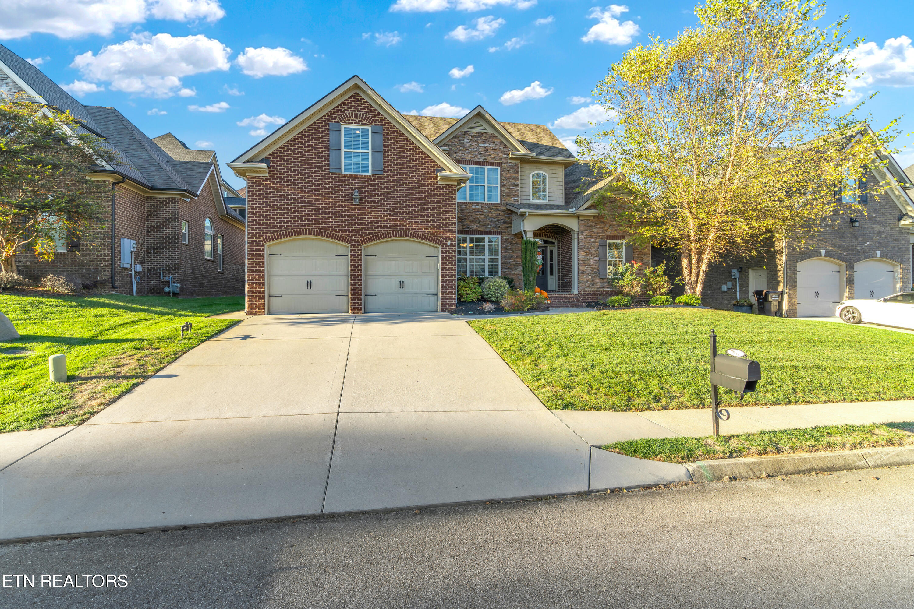 7911 Autumn Trace Drive