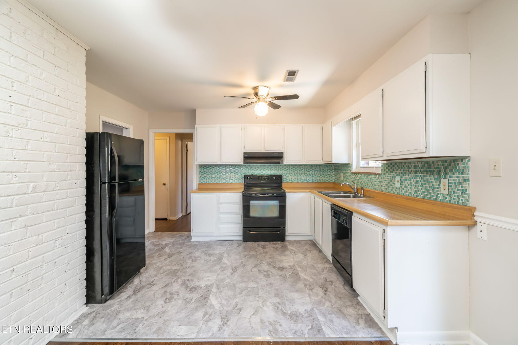 1121 Park Hill Circle