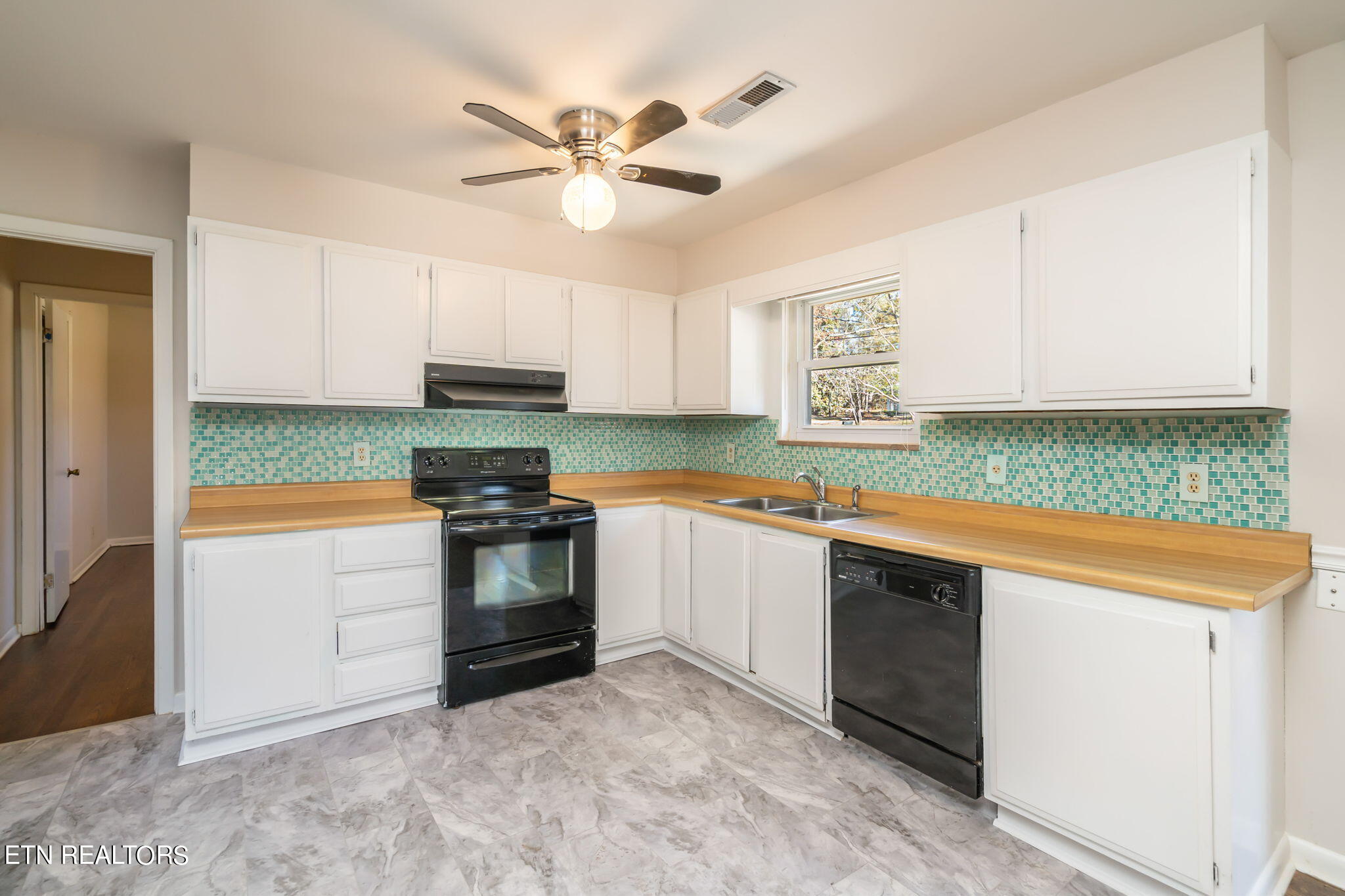 1121 Park Hill Circle