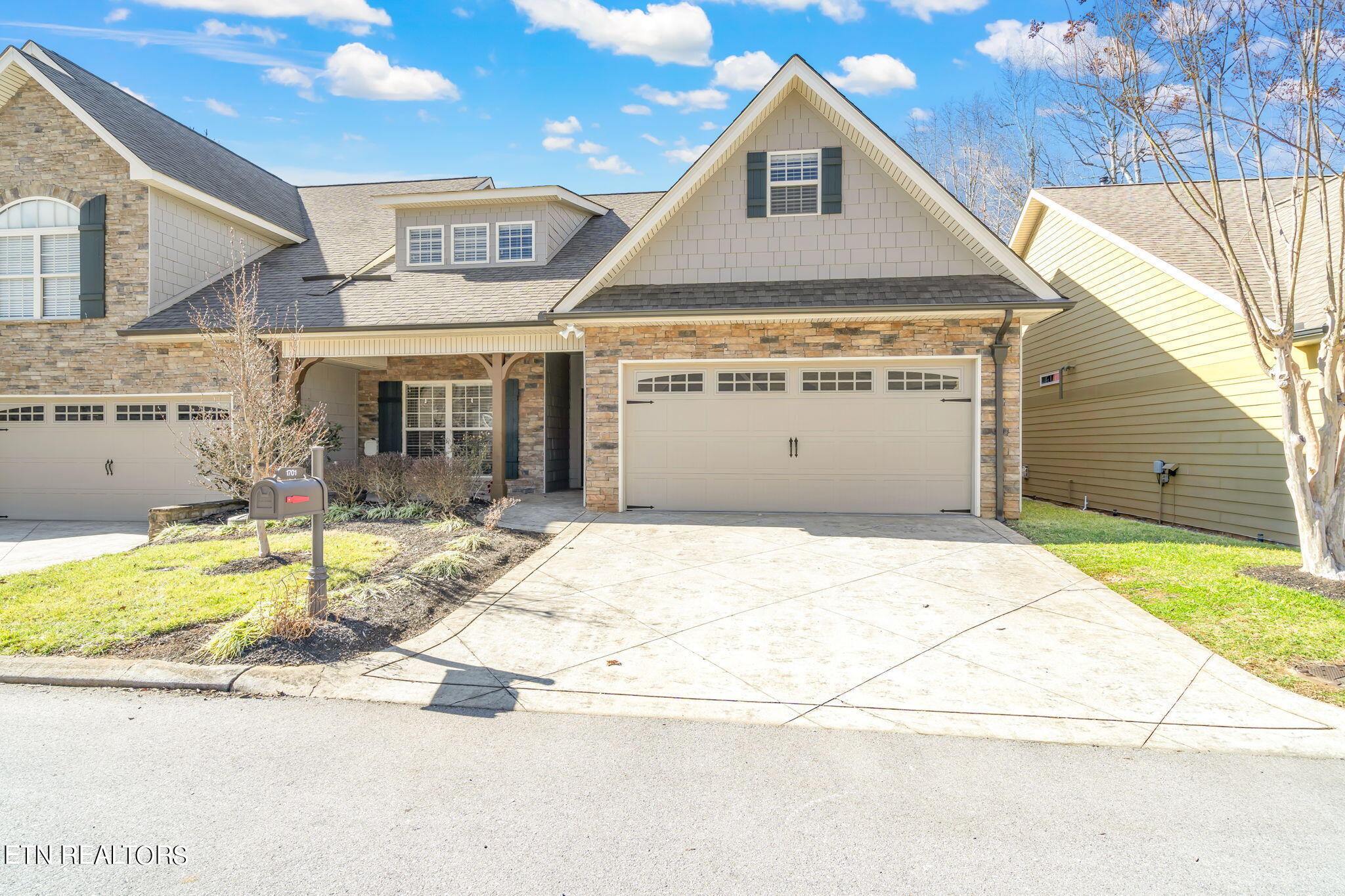 1701 Cottage Wood Way