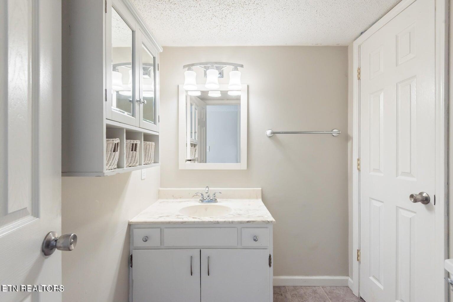 7914 Gleason Drive, 1009