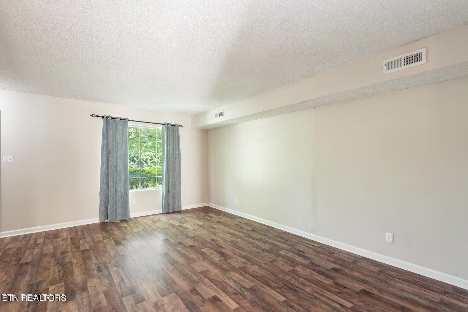 7914 Gleason Drive, 1009