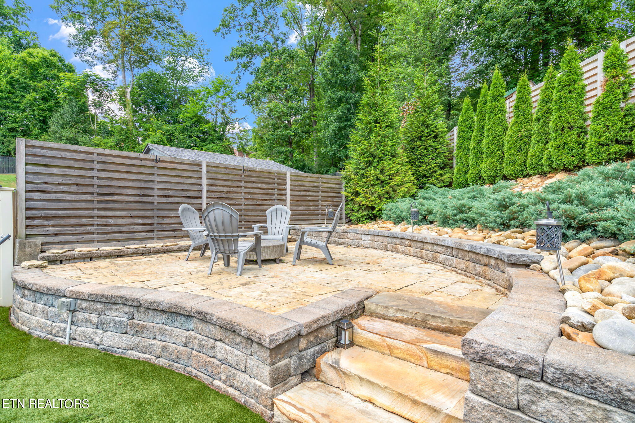 1408 Mossy Rock Lane