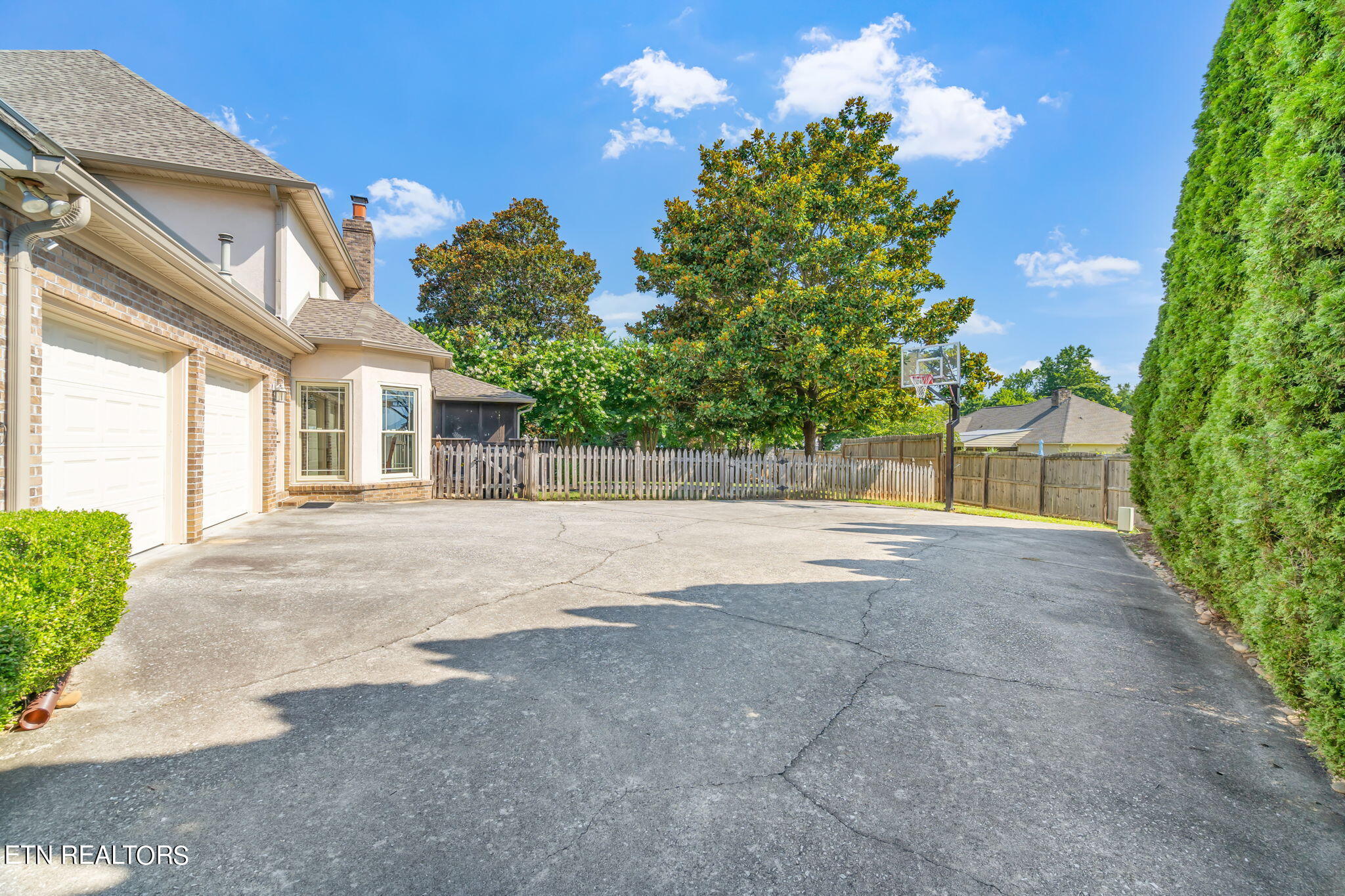 5805 Penshurst Court