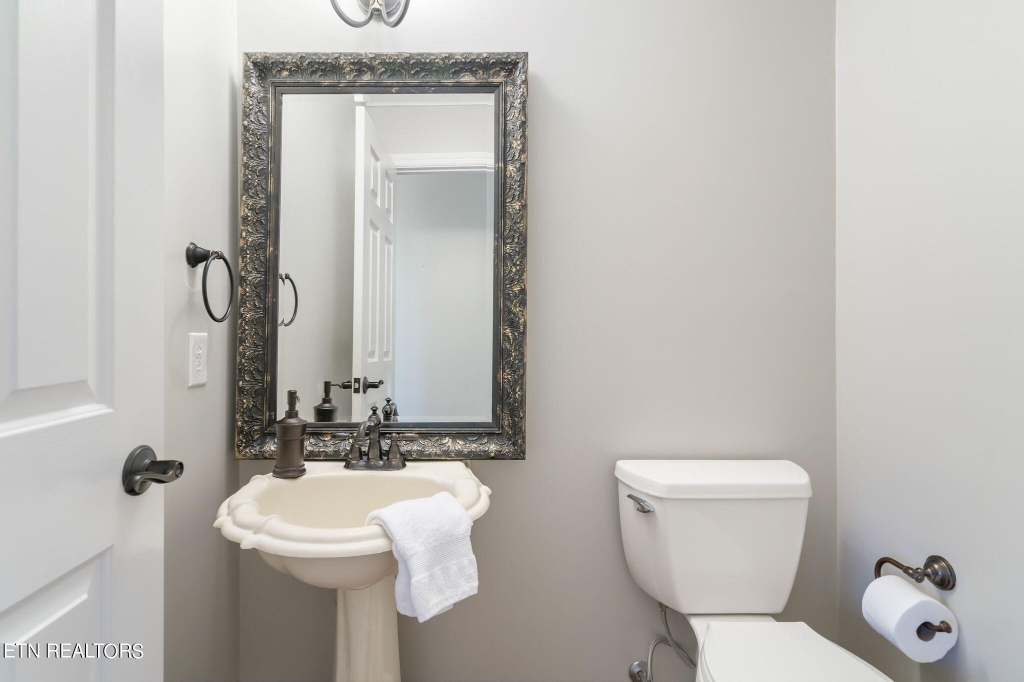 5805 Penshurst Court