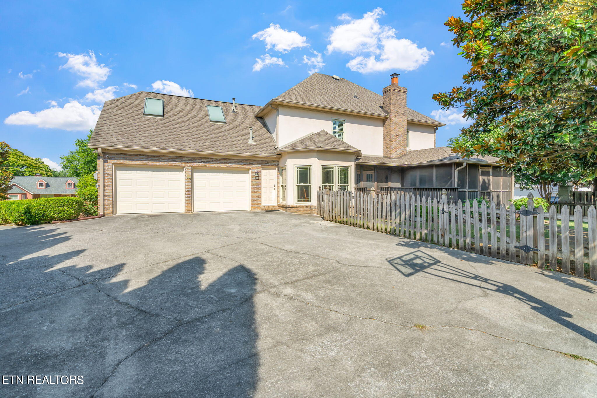 5805 Penshurst Court