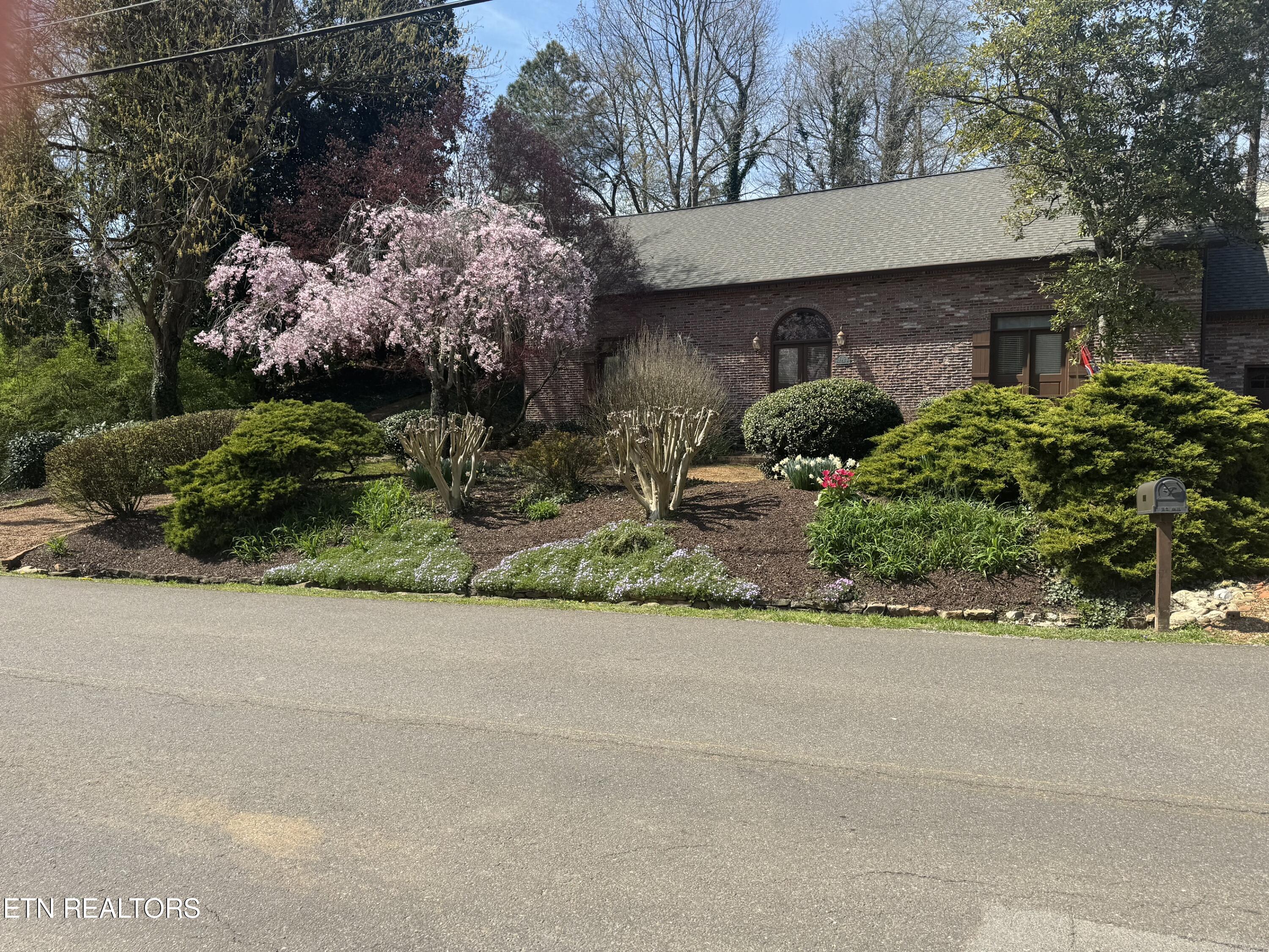 635 SW Blows Ferry Rd