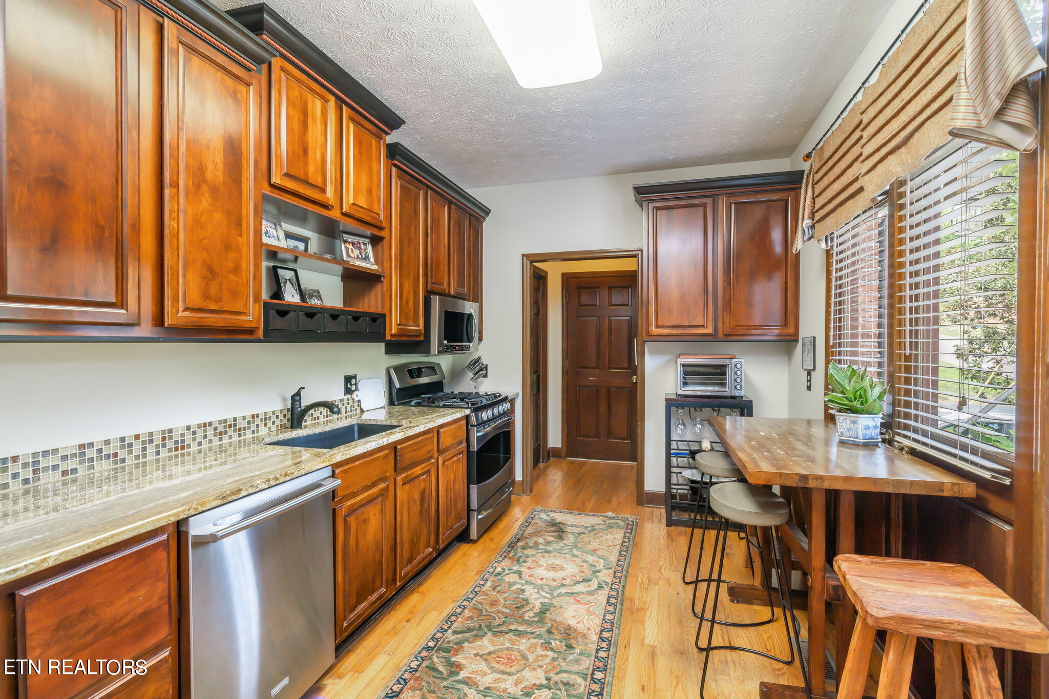 635 SW Blows Ferry Rd