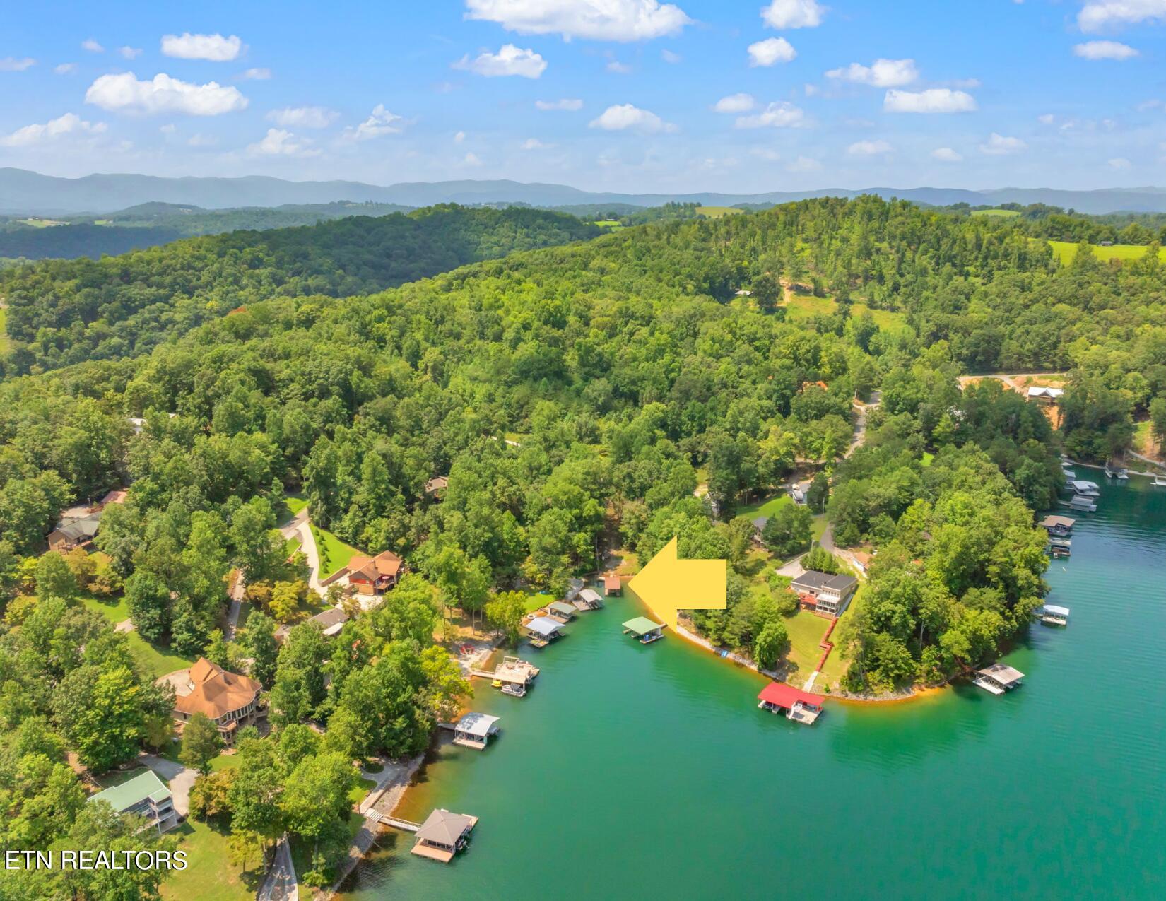 395 Fox Lake Lane, LaFollette