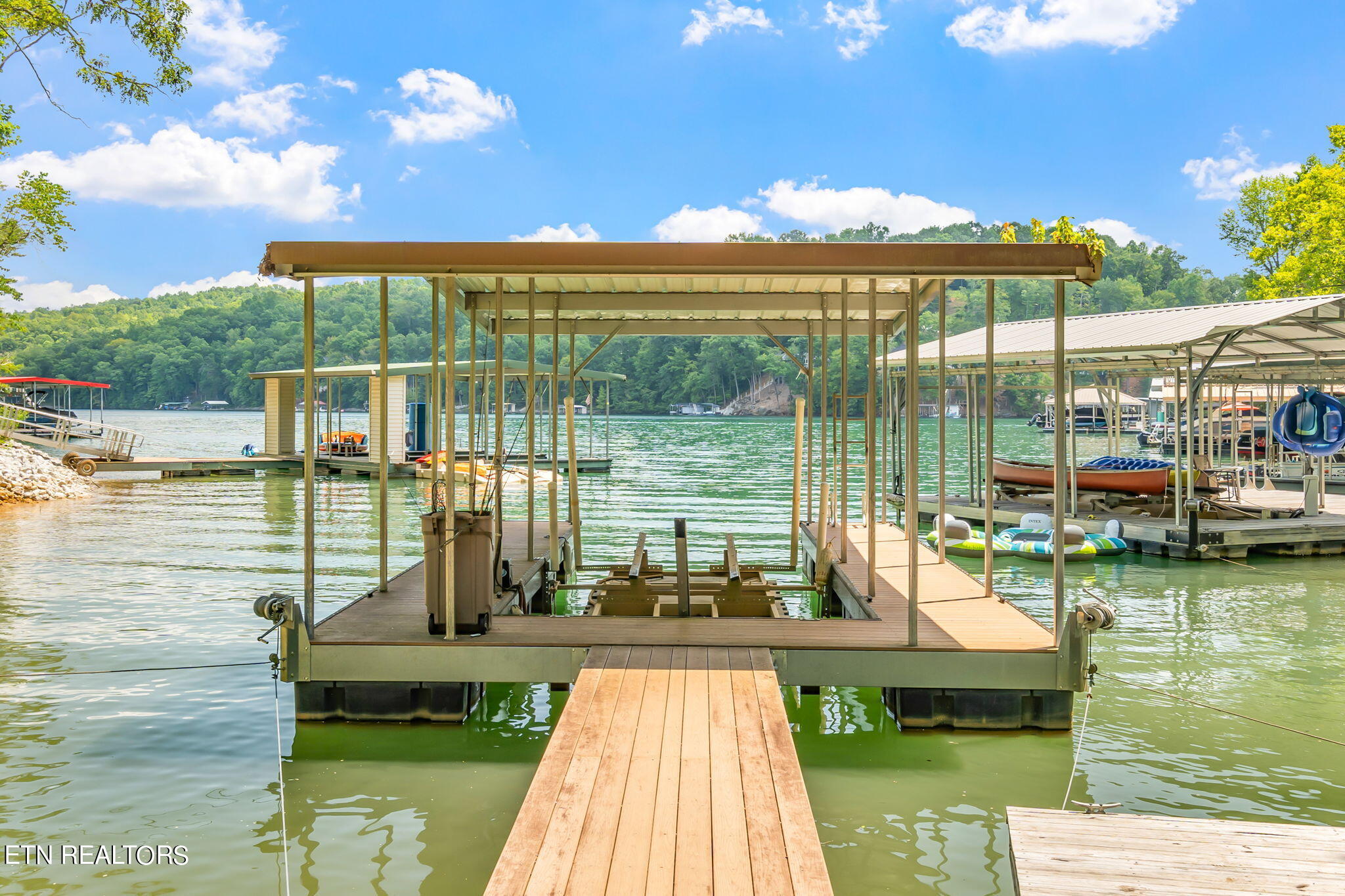 395 Fox Lake Lane, LaFollette