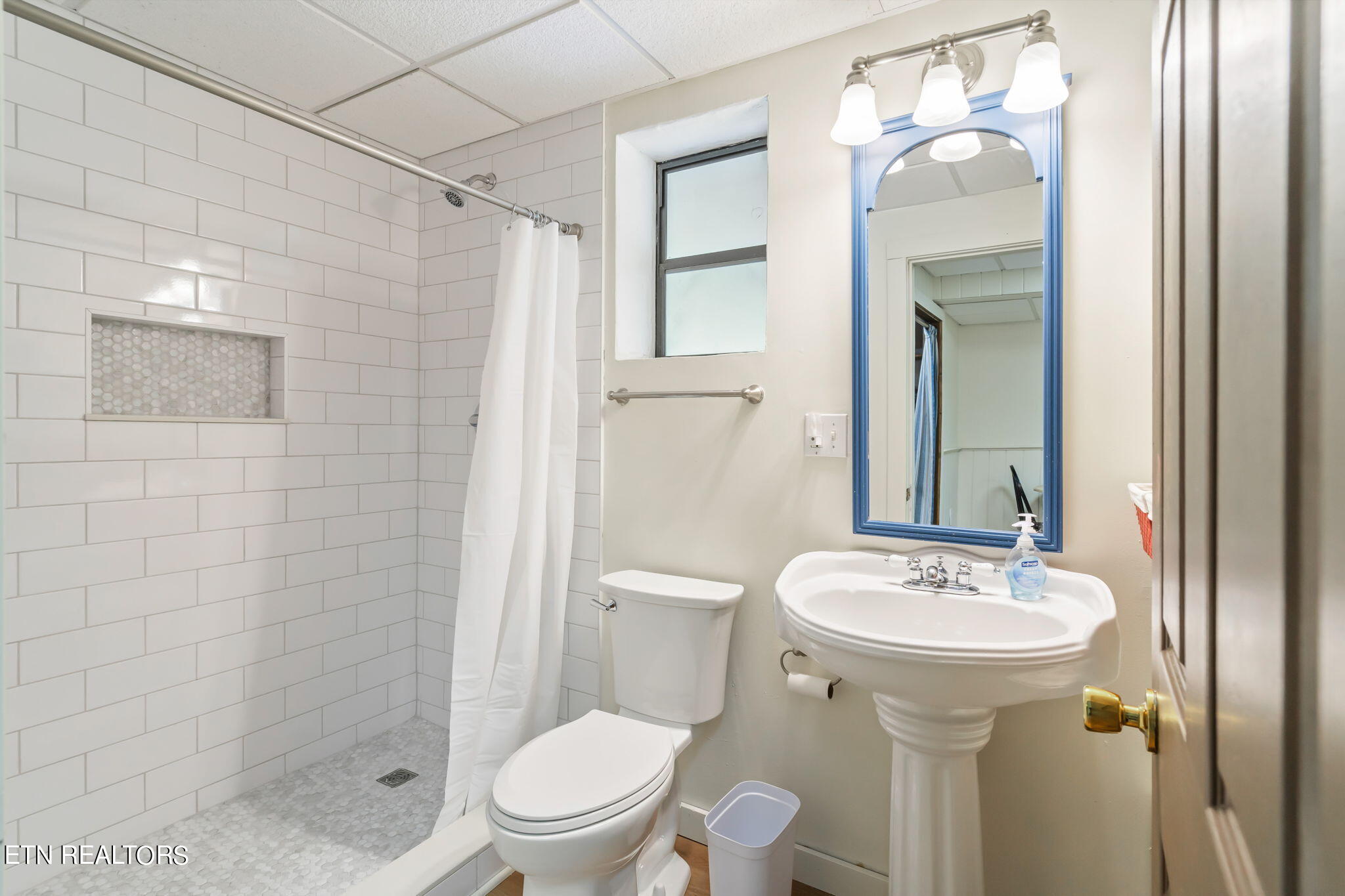 395 Fox Lake Lane, LaFollette