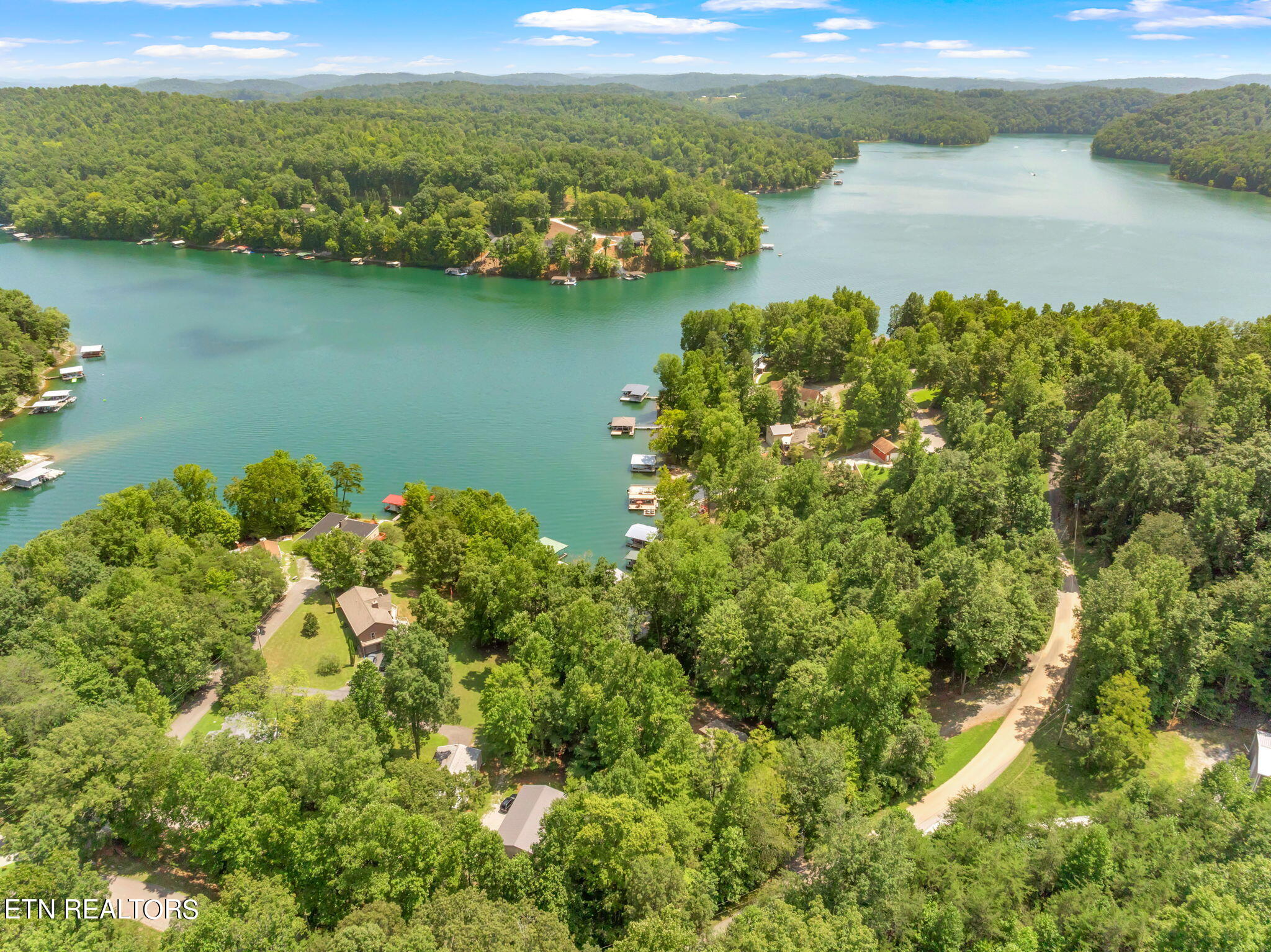 395 Fox Lake Lane, LaFollette