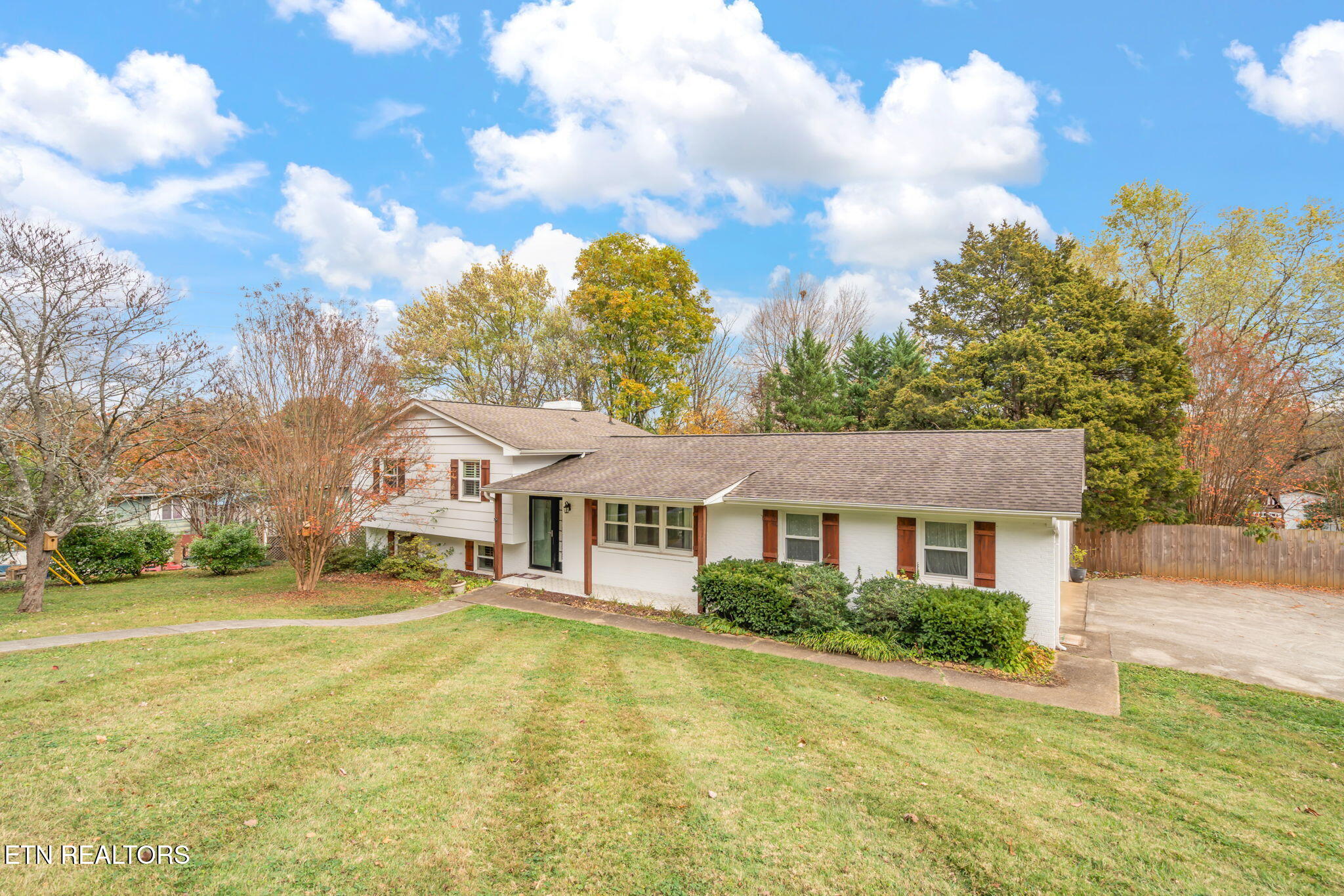 7504 NW Deane Hill Drive