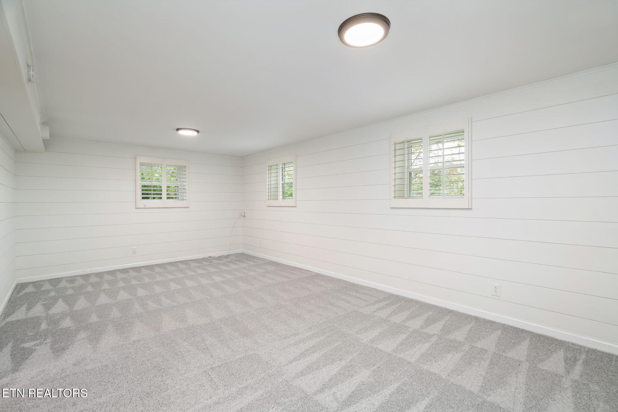 7504 NW Deane Hill Drive