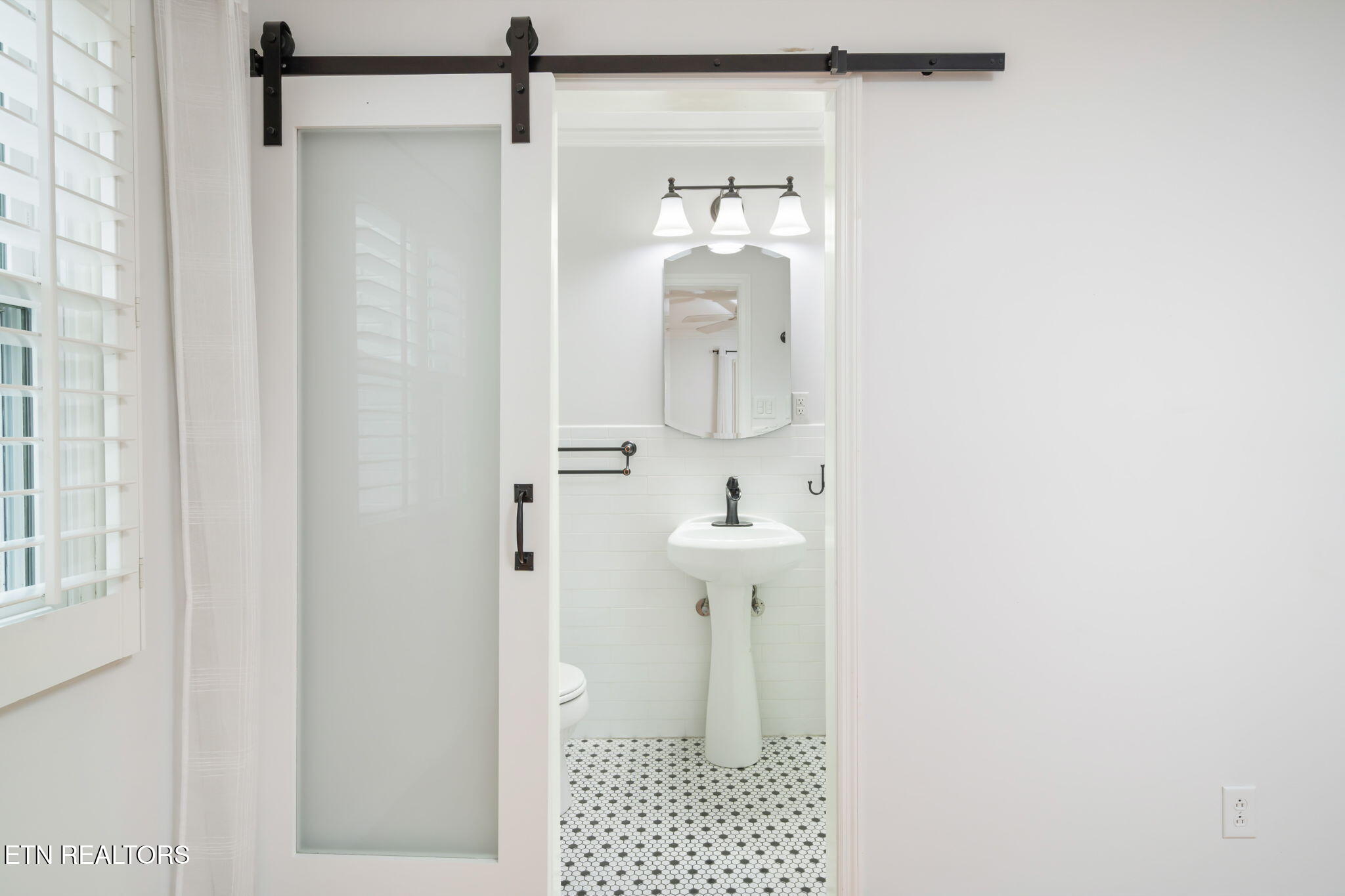 7504 NW Deane Hill Drive