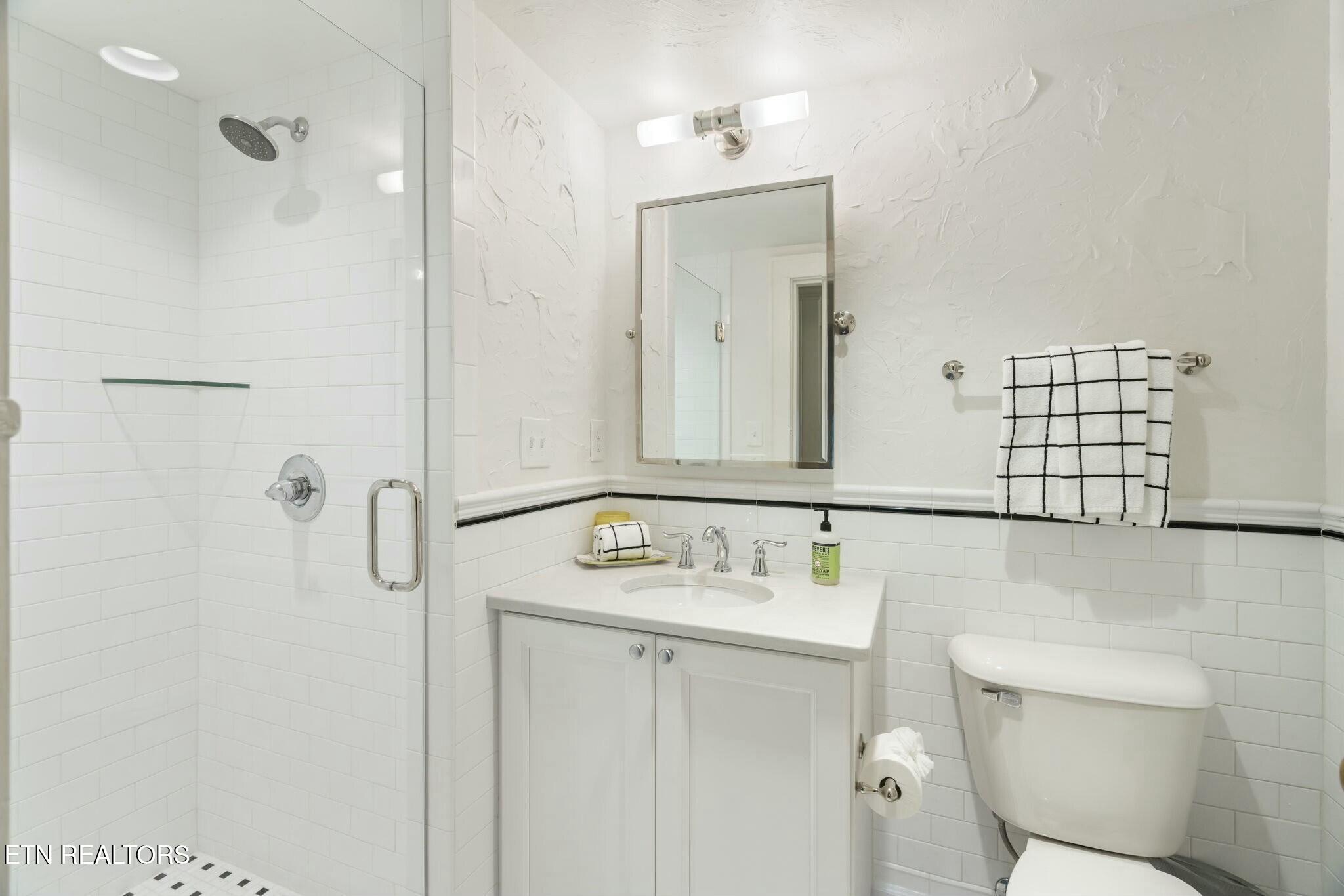 704 Forest Heights Rd