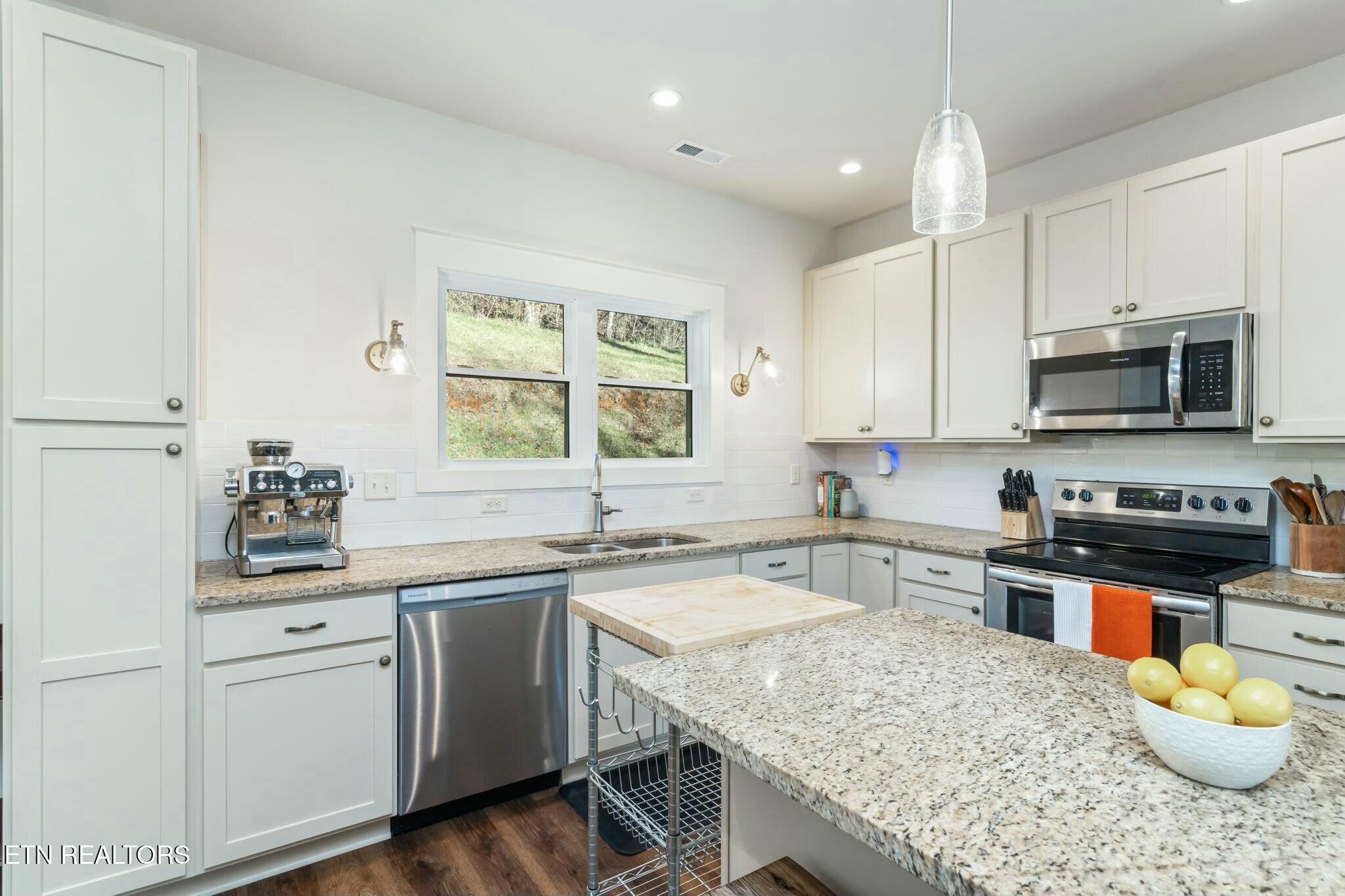 4421 Mockingbird Lane