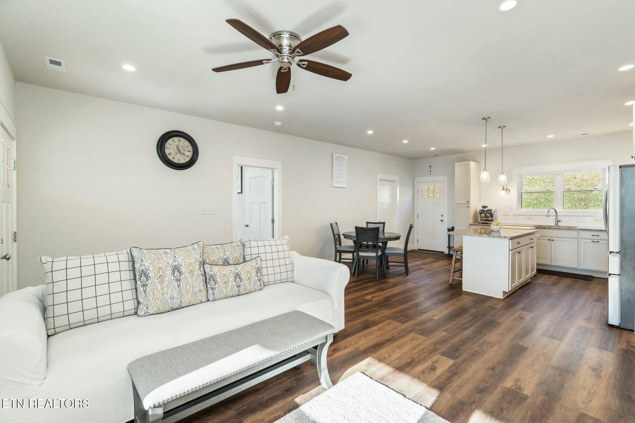 4421 Mockingbird Lane