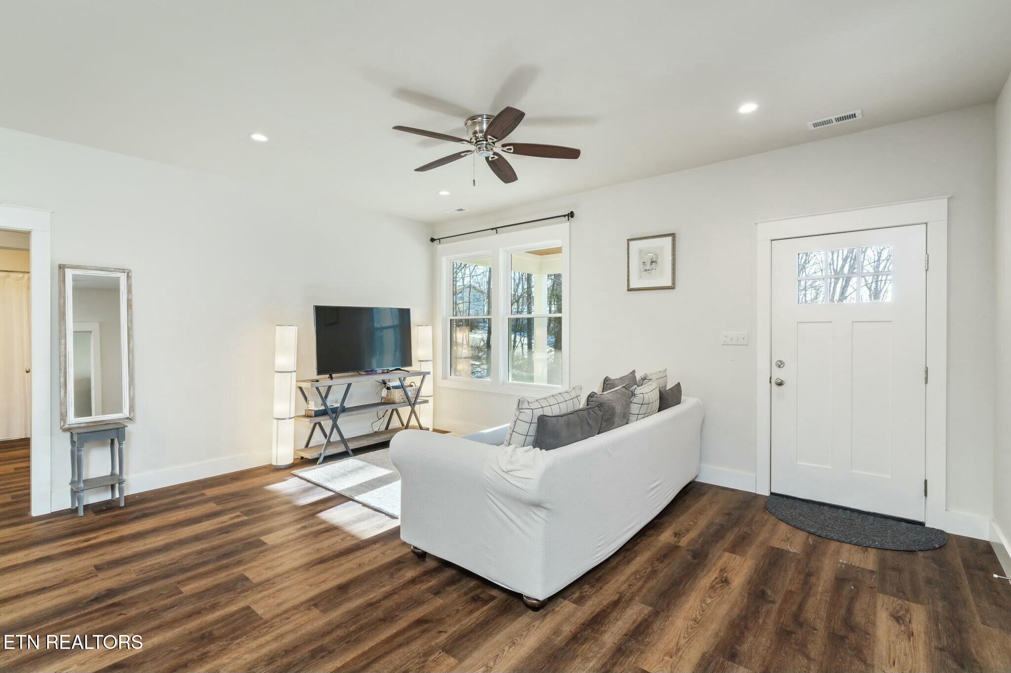 4421 Mockingbird Lane