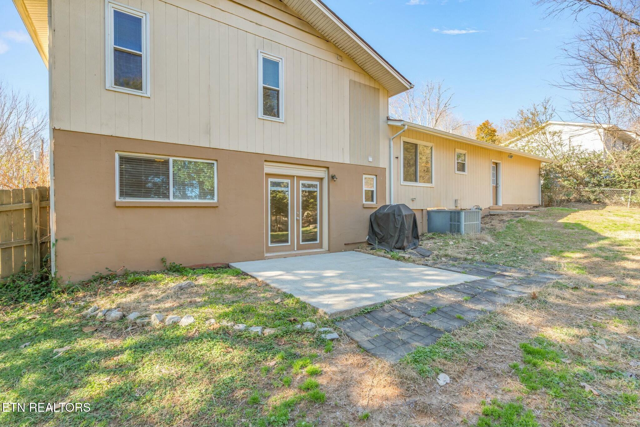 12204 W Kings Gate Rd