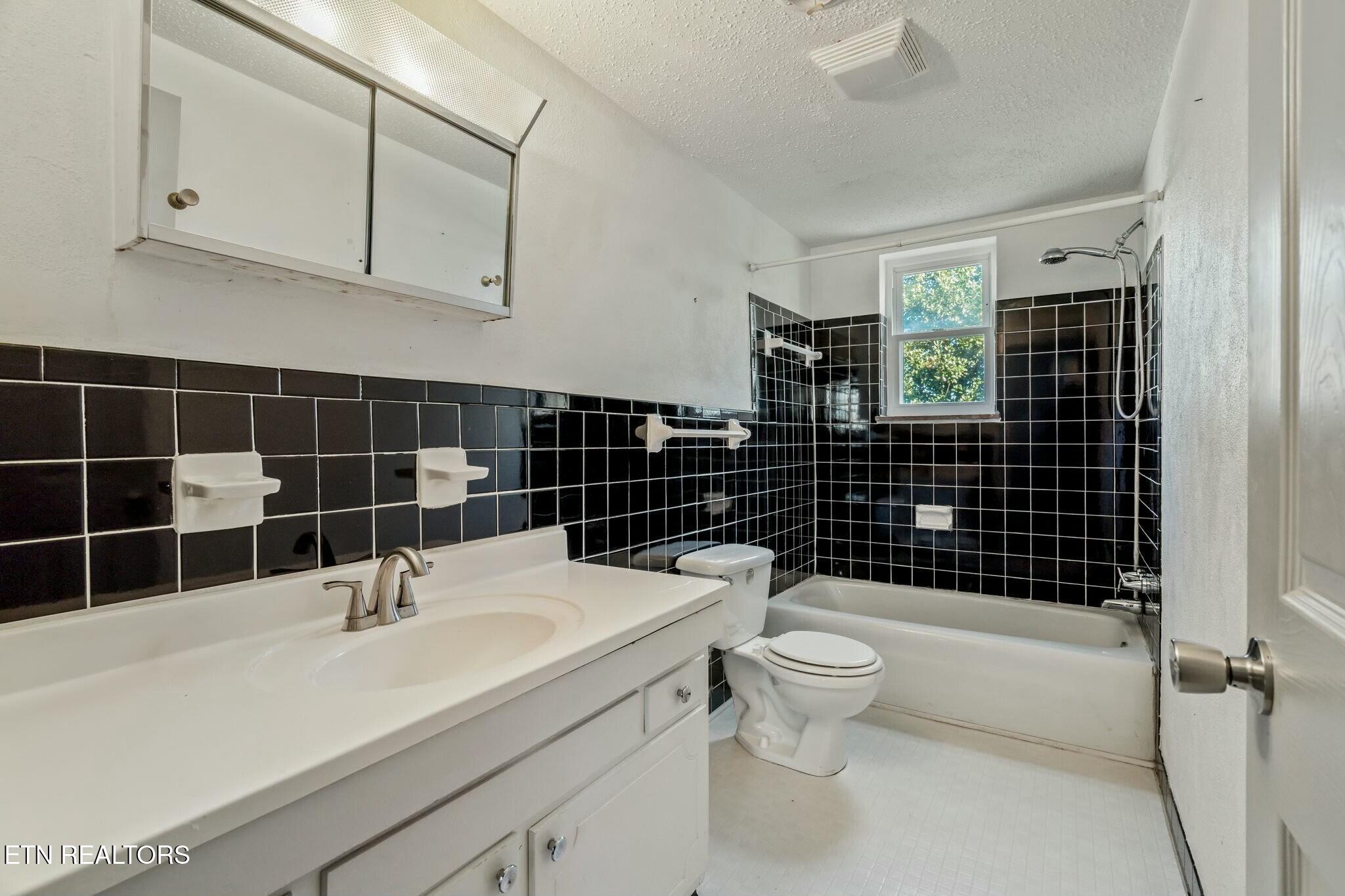 12204 W Kings Gate Rd