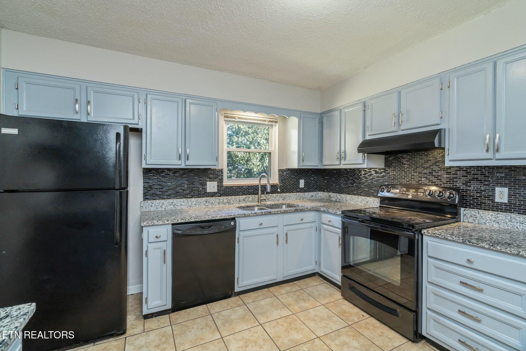 12204 W Kings Gate Rd