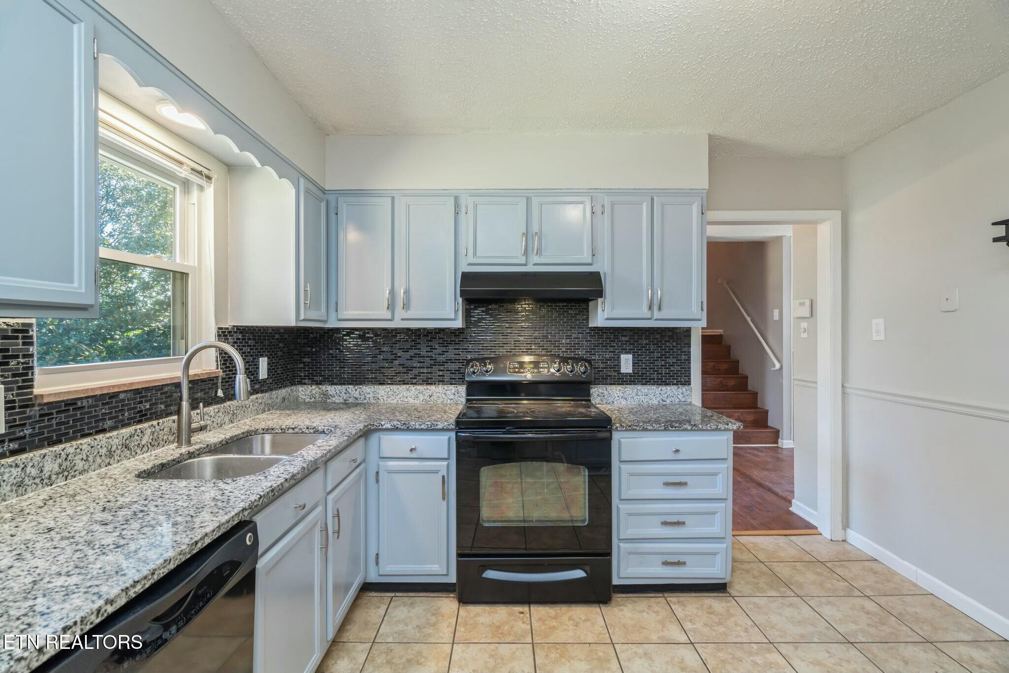 12204 W Kings Gate Rd