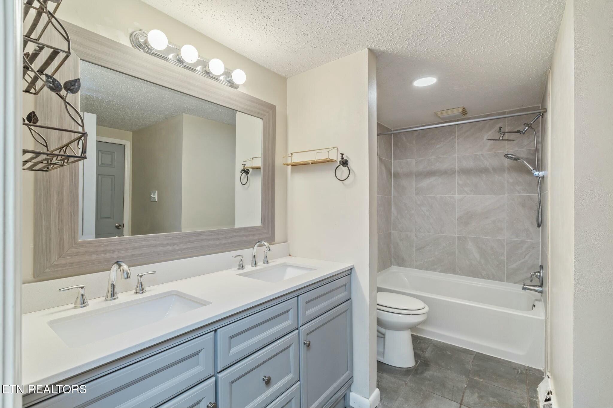 12204 W Kings Gate Rd