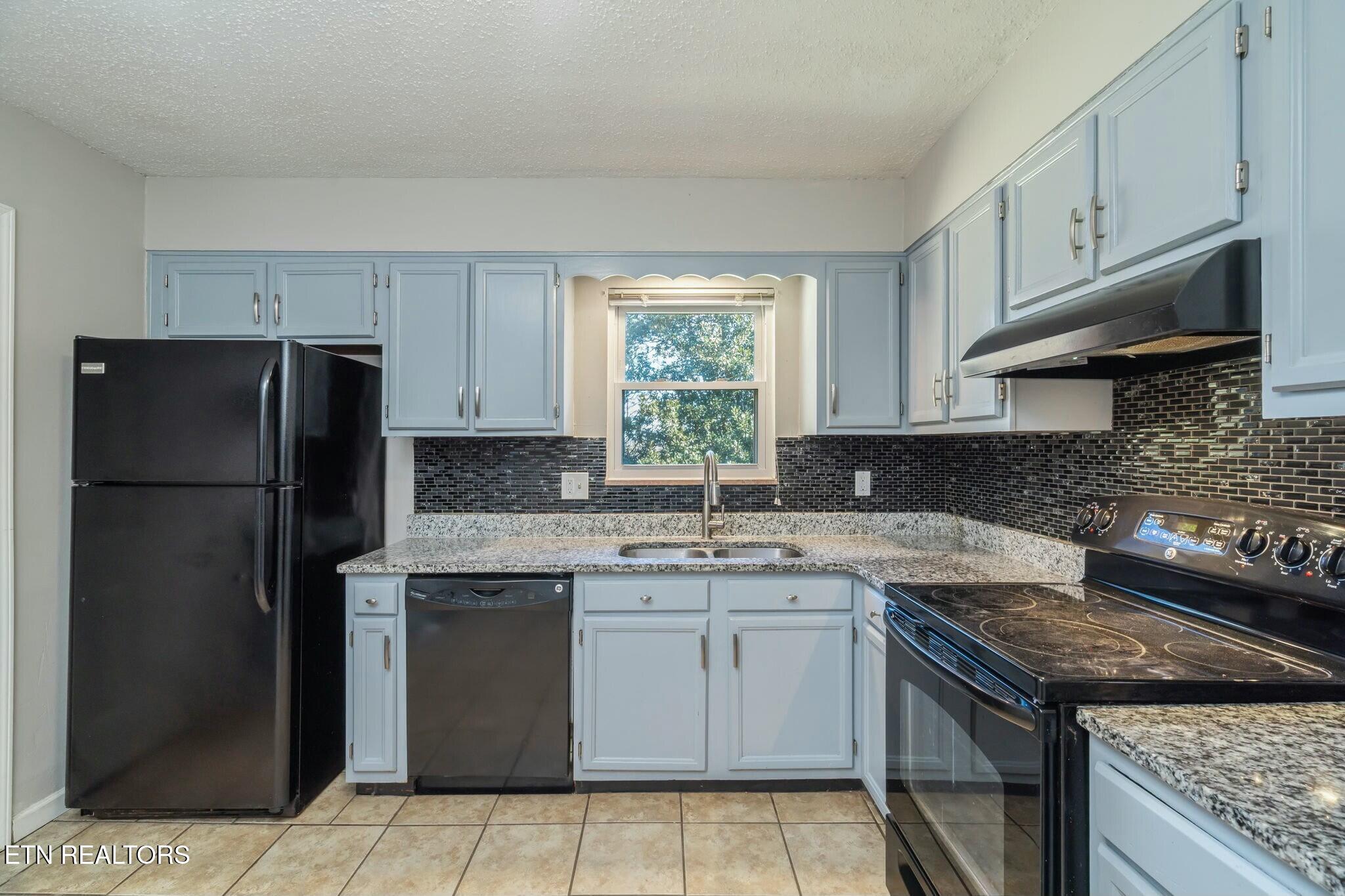 12204 W Kings Gate Rd