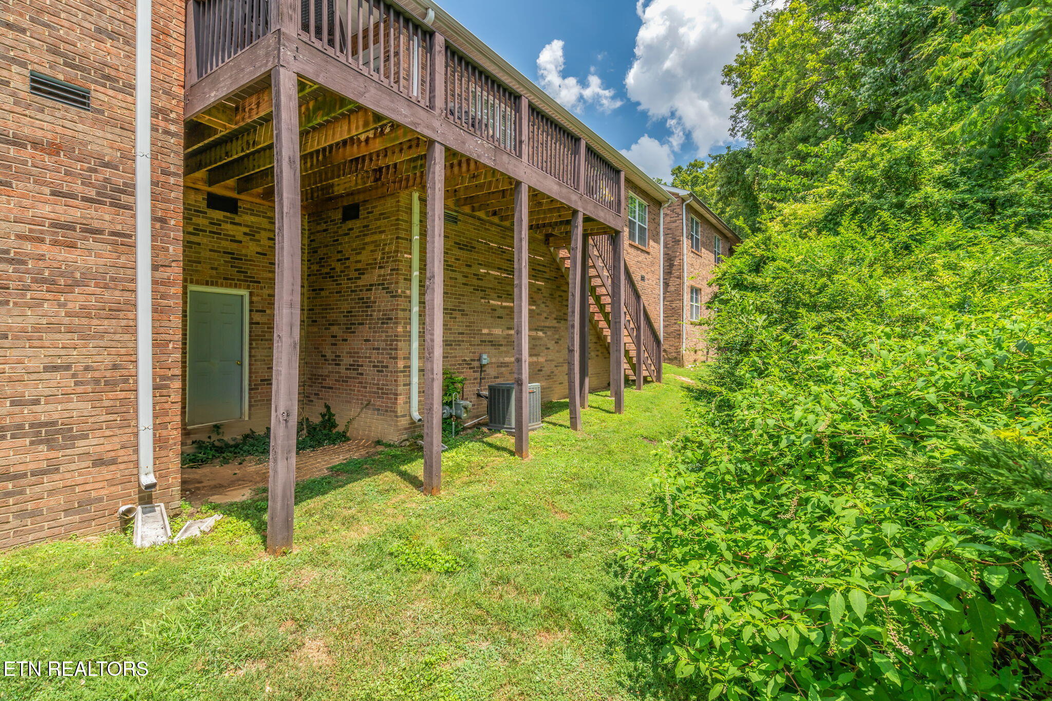 3238 Mountain Spring Way