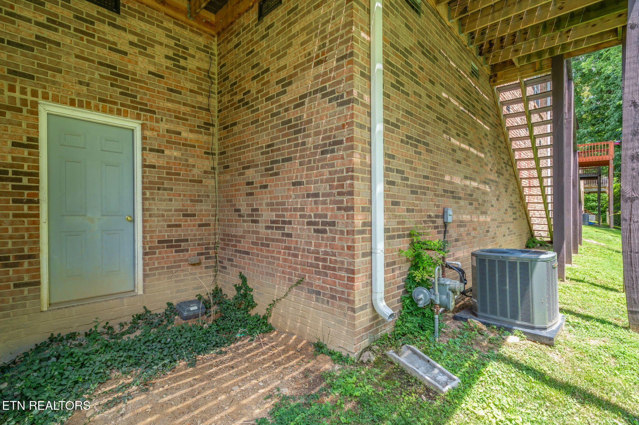 3238 Mountain Spring Way