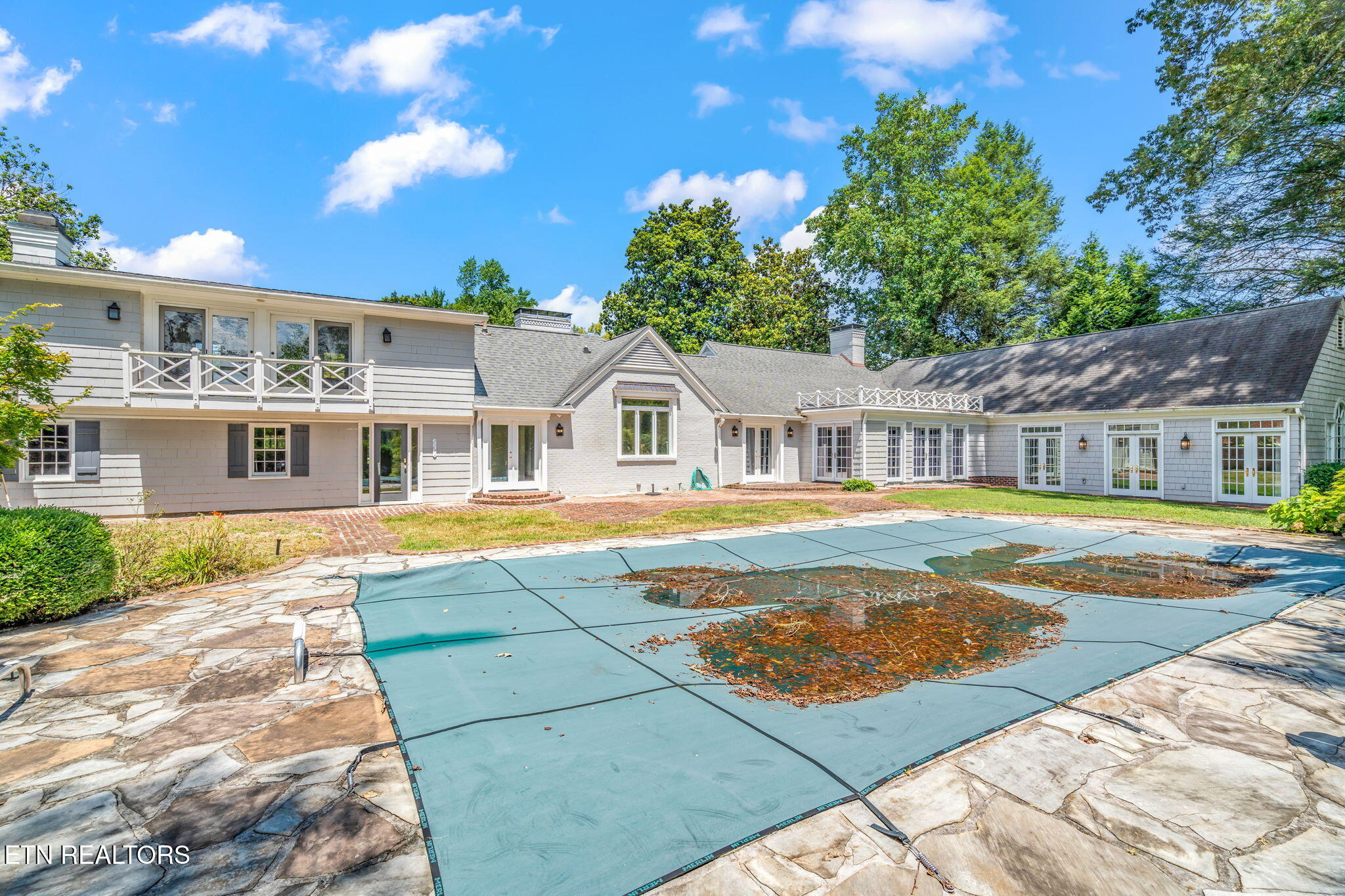 2216 Cherokee Blvd