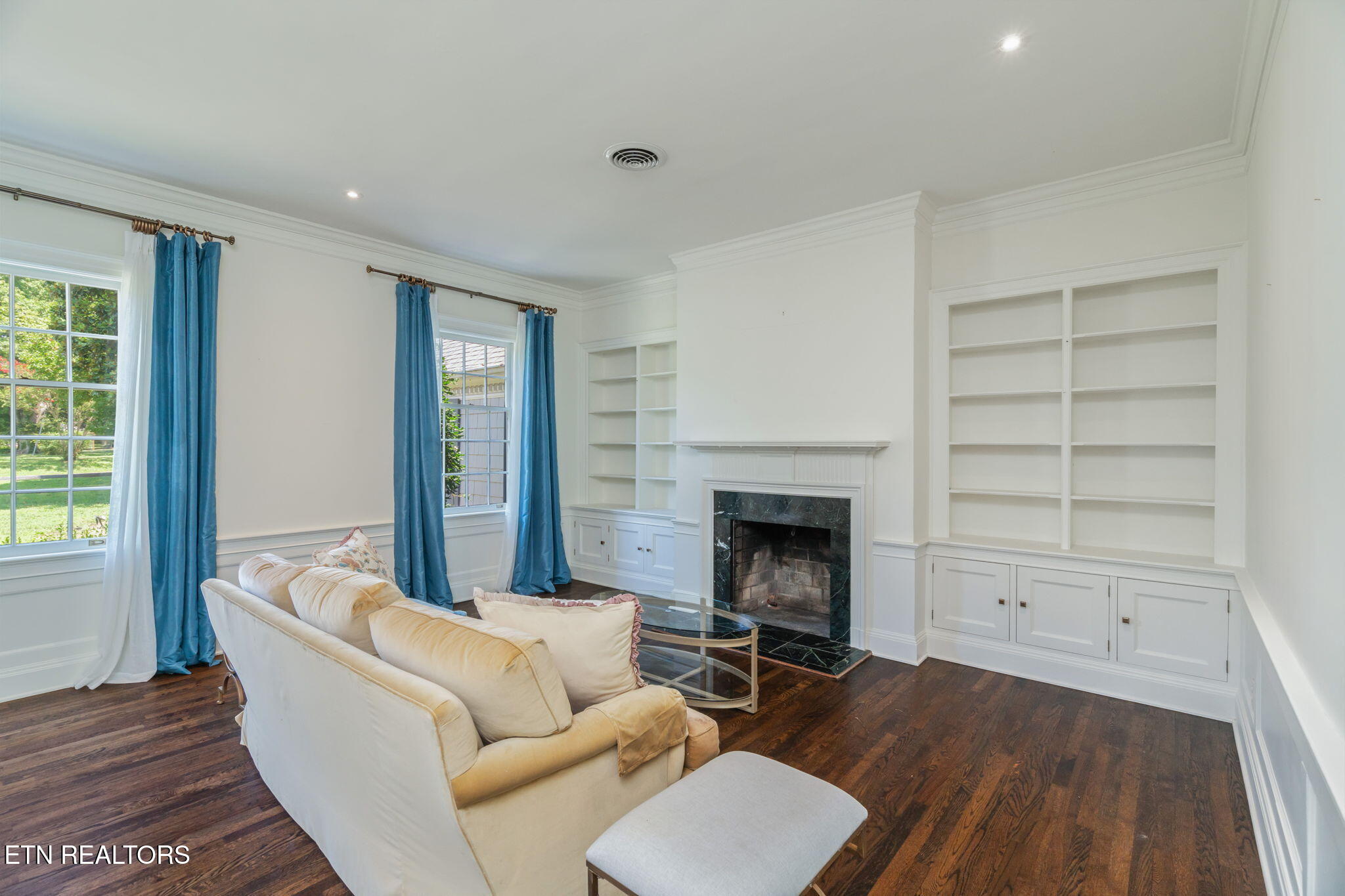 2216 Cherokee Blvd